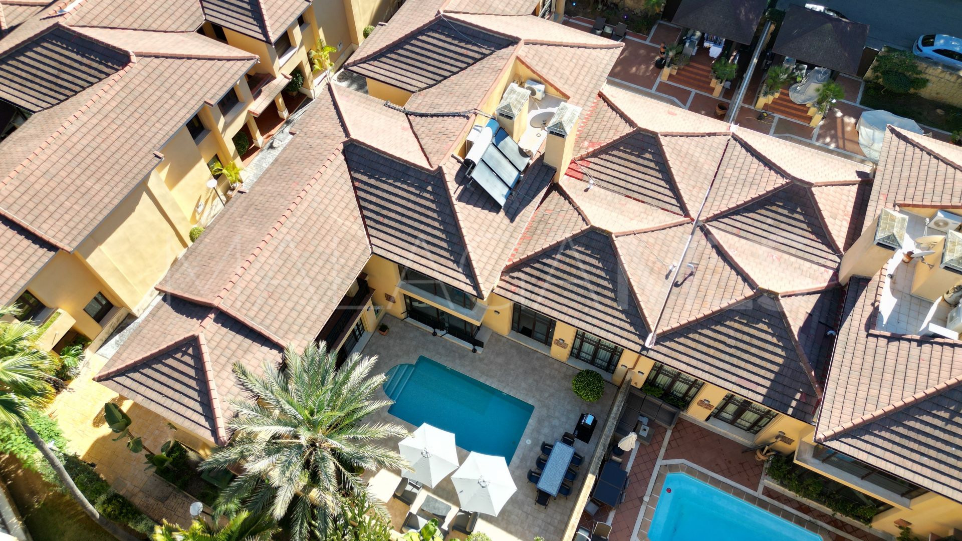 Bungalow for sale in Bahia de Banus