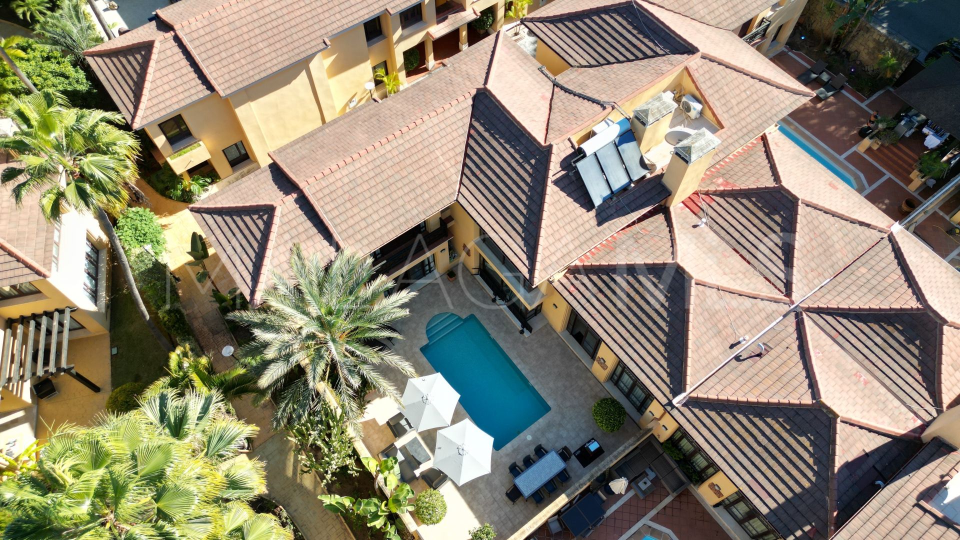 Bungalow for sale in Bahia de Banus