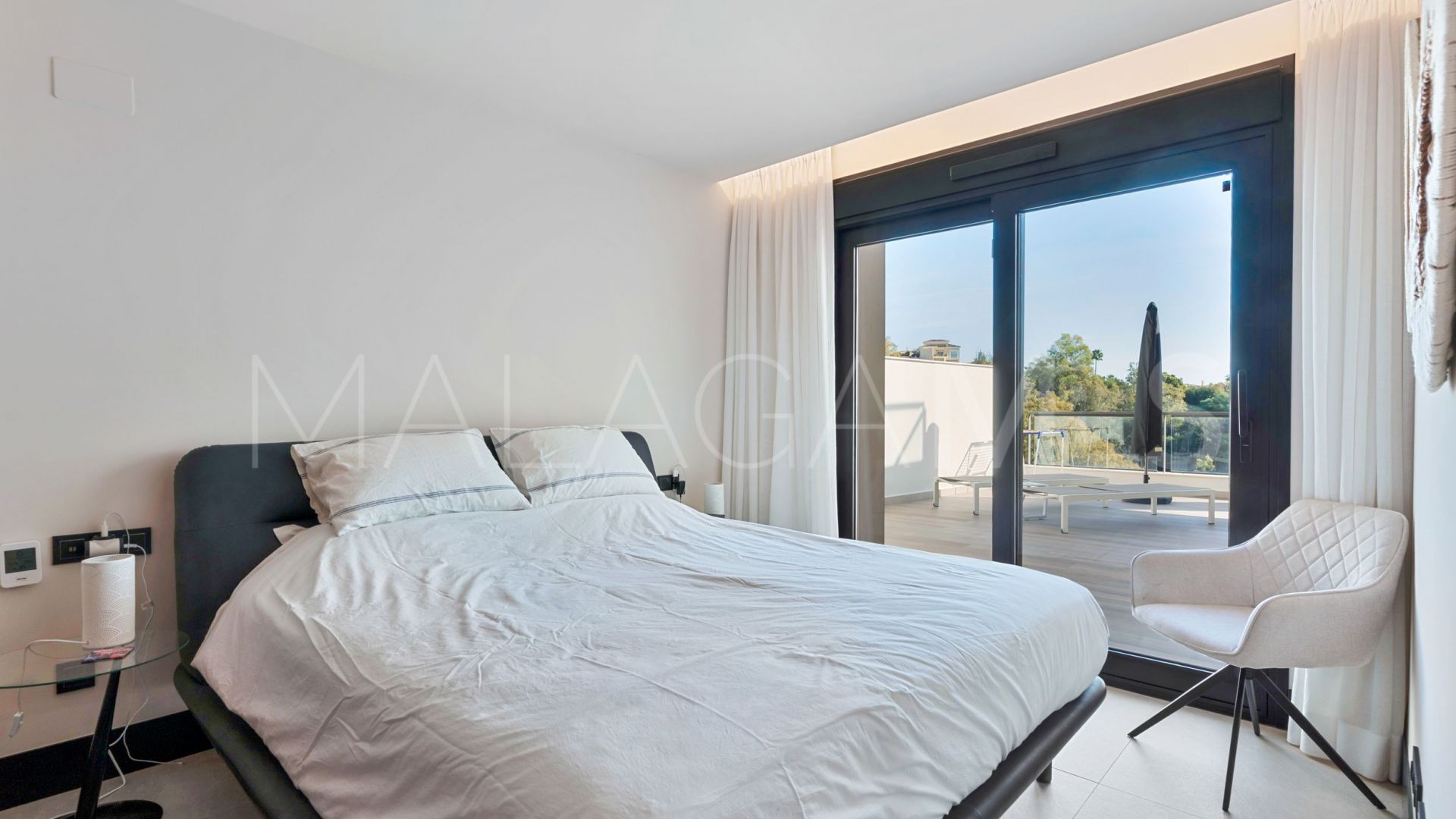 Erdgeschosswohnung for sale in Nueva Andalucia