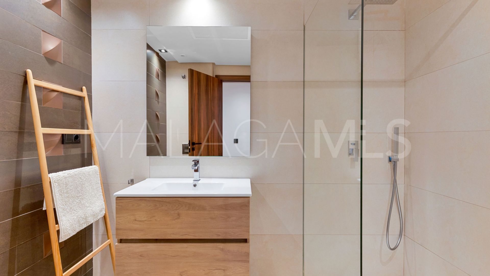 Erdgeschosswohnung for sale in Nueva Andalucia