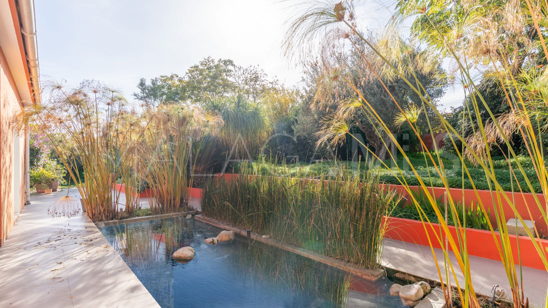 Villa for sale in Estepona