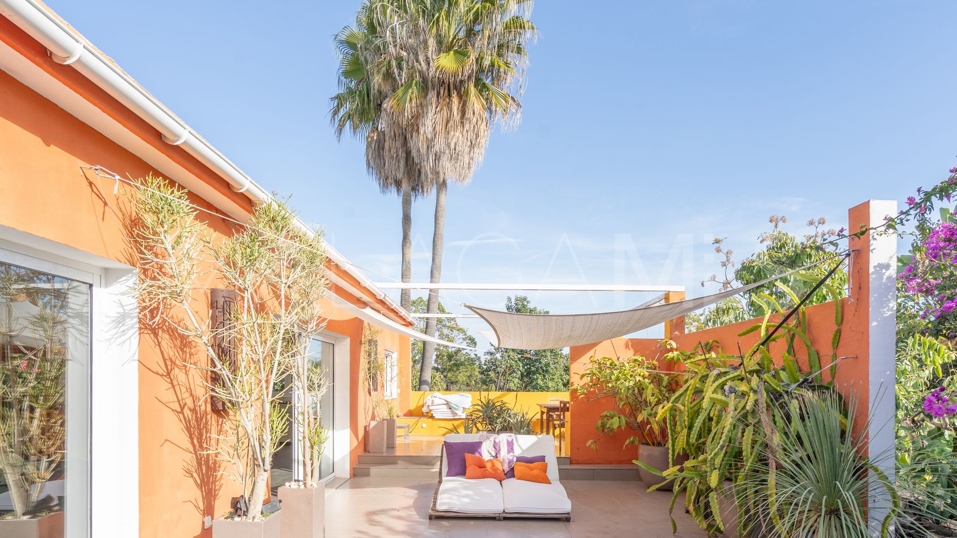 Villa for sale in Estepona