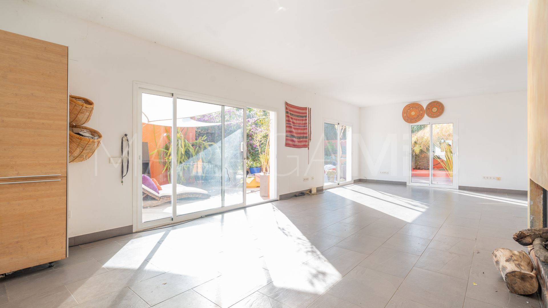 Villa for sale in Estepona