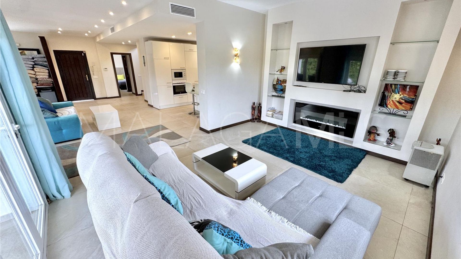 Villa for sale in Nueva Andalucia