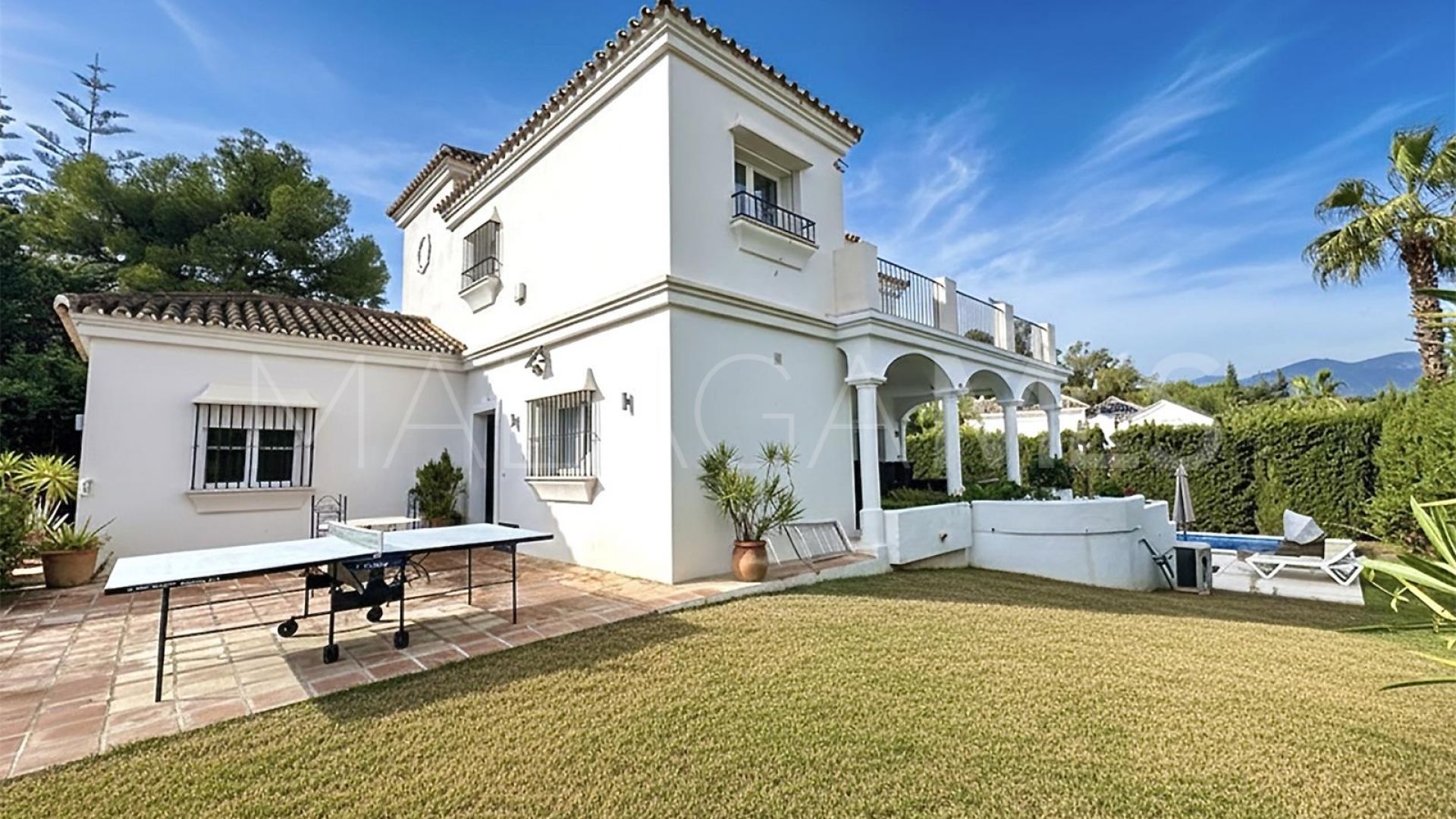 Villa for sale in Nueva Andalucia