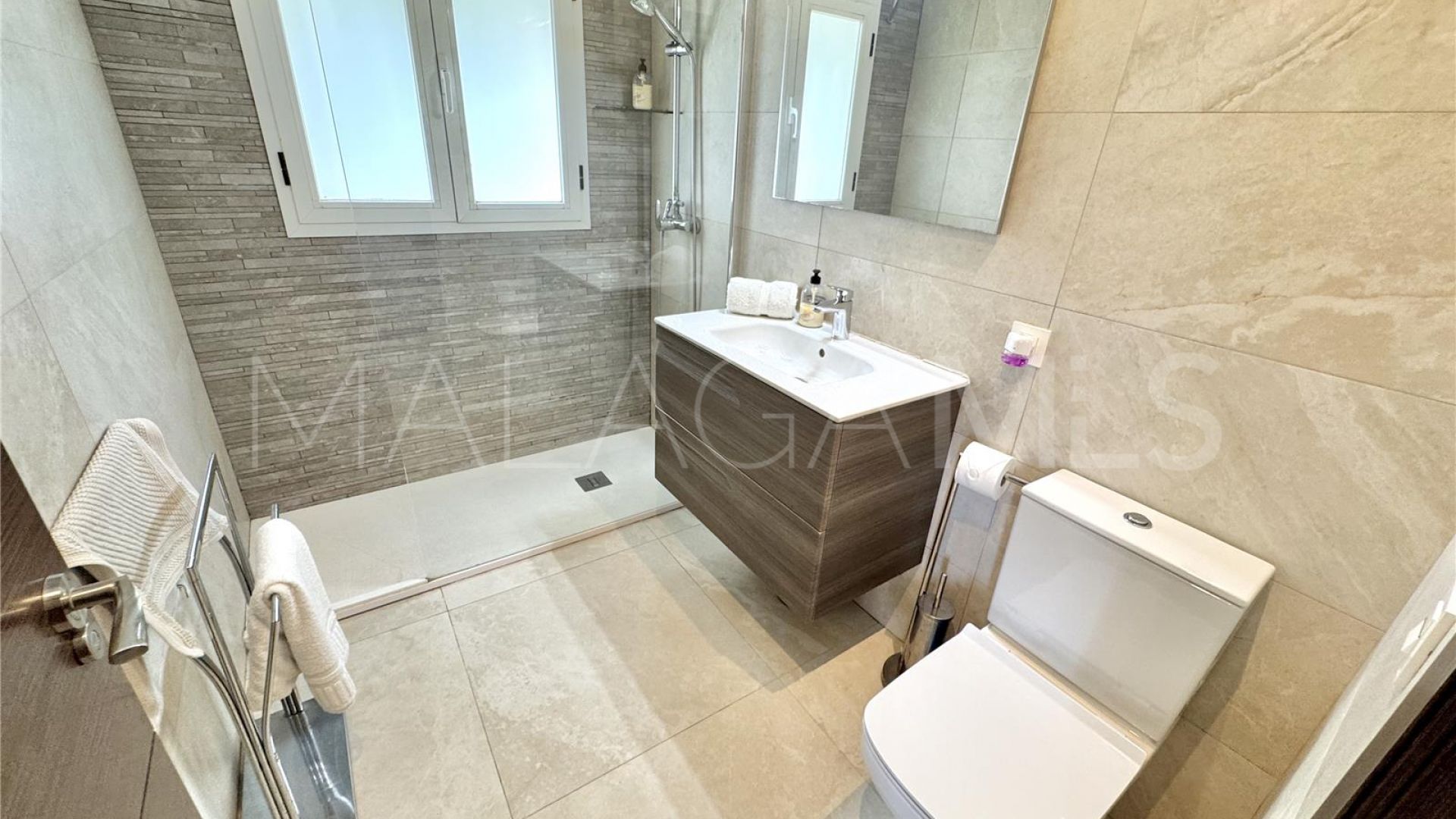 Villa for sale in Nueva Andalucia