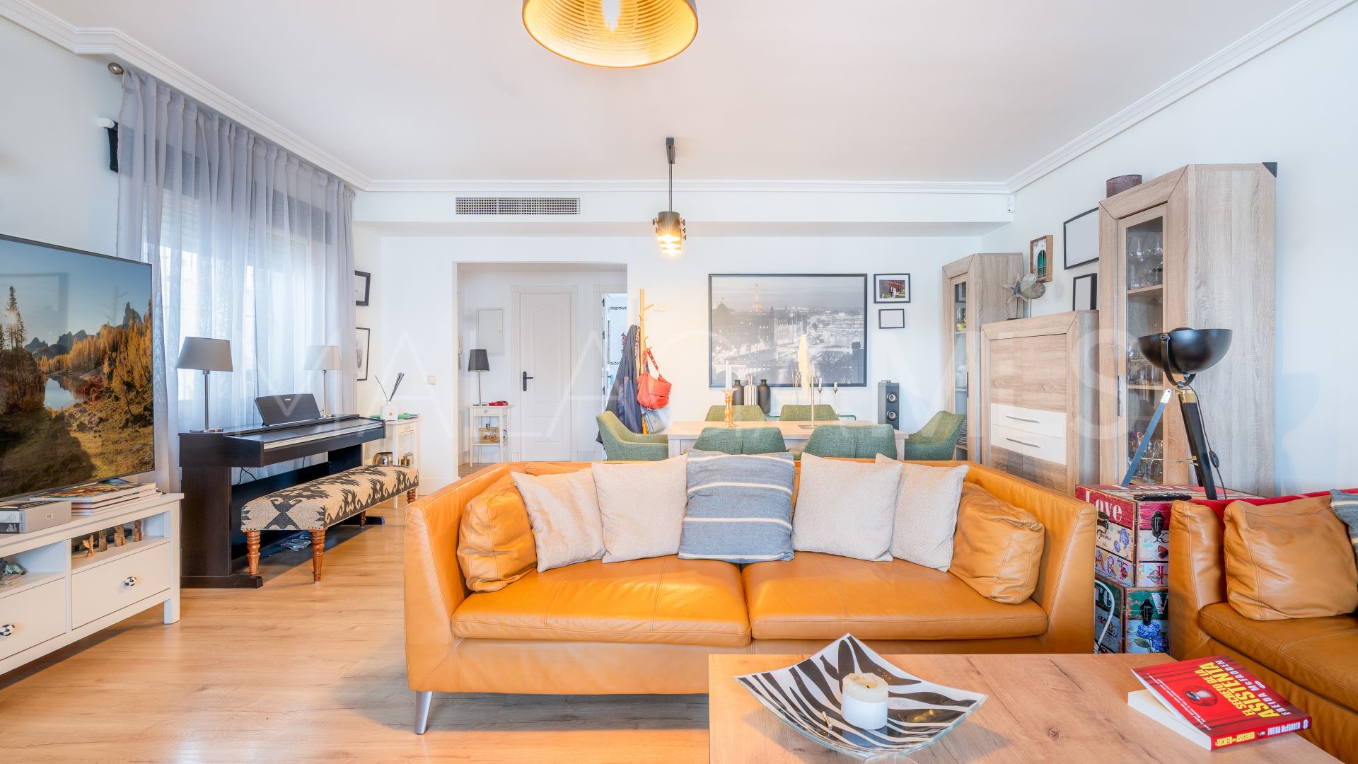 Town house for sale in Estepona Golf