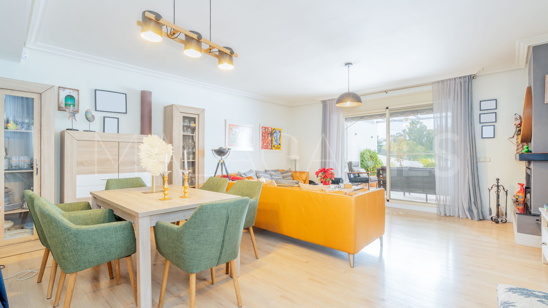 Town house for sale in Estepona Golf