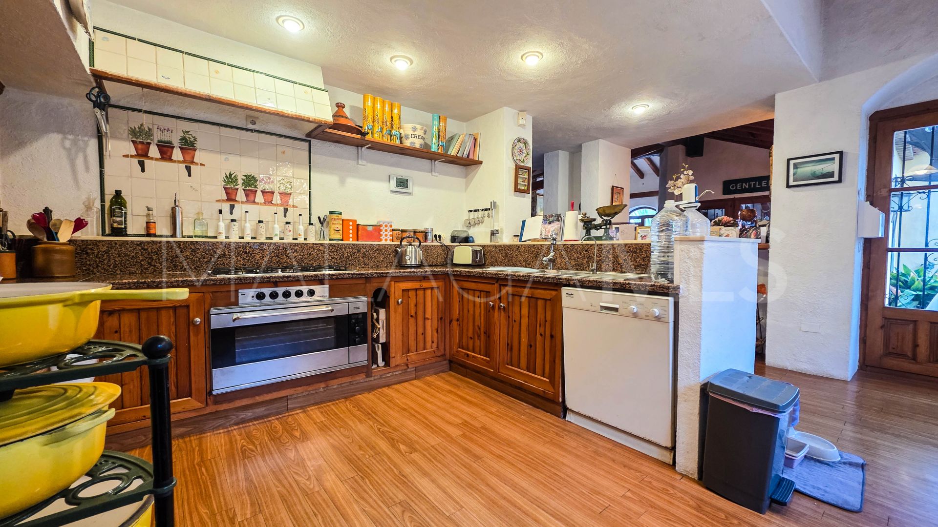 Villa for sale in Bahia Dorada