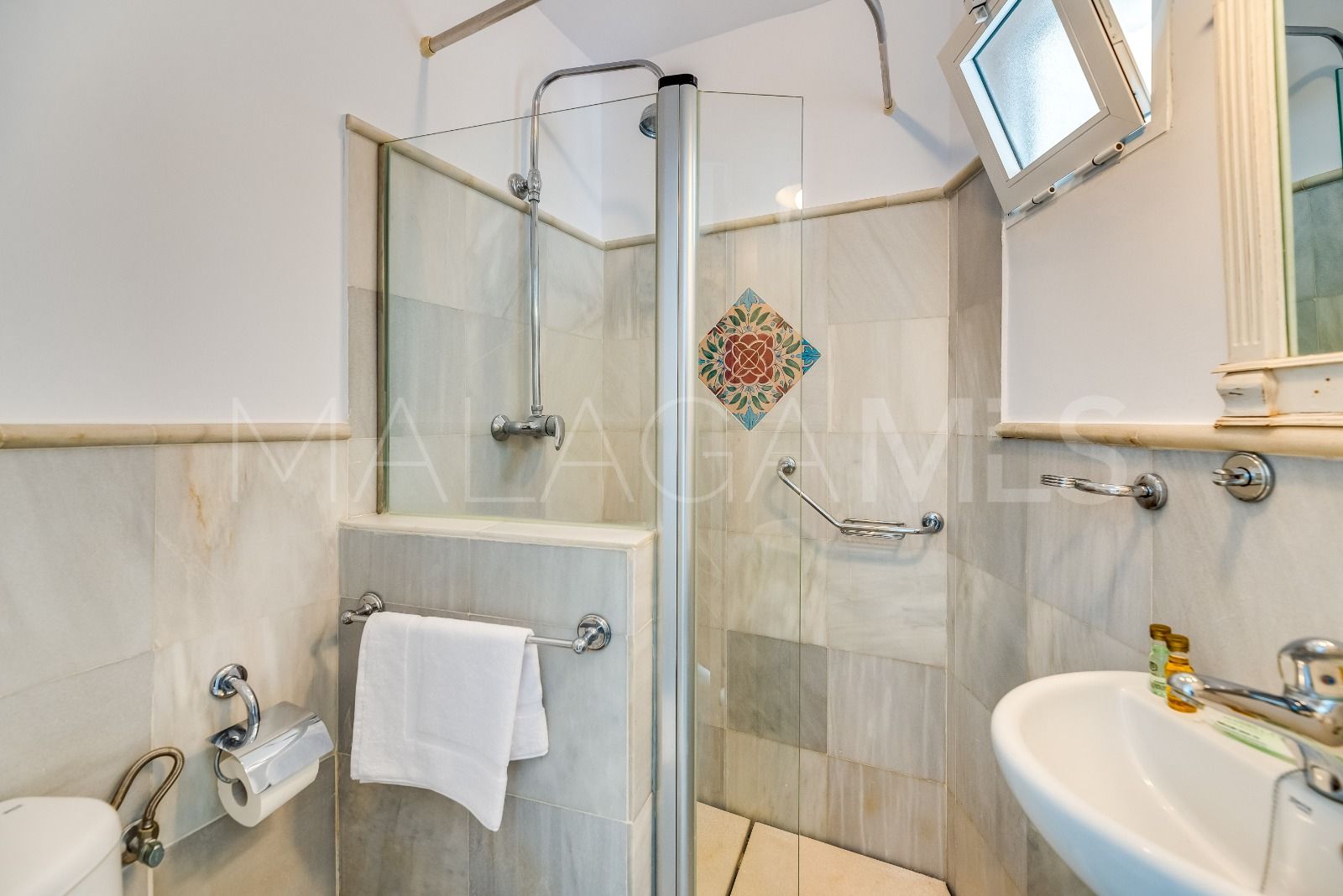 Villa for sale in Nueva Andalucia