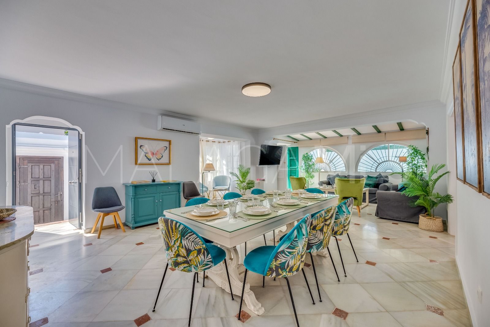 Villa for sale in Nueva Andalucia