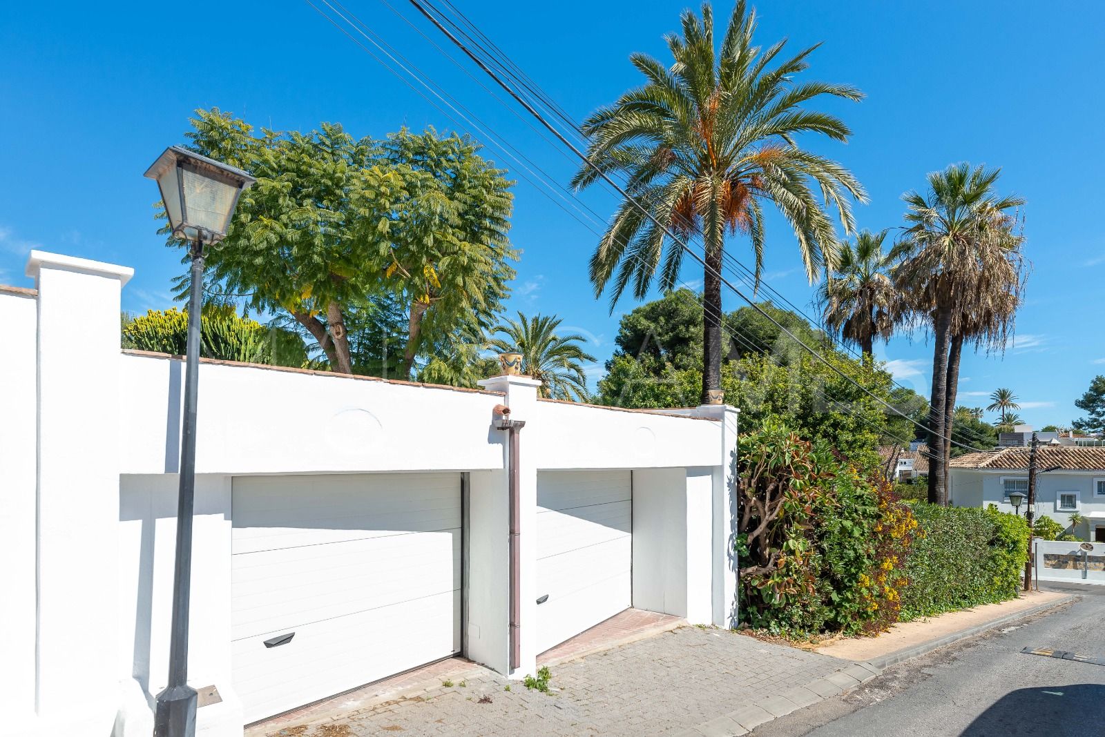 Villa for sale in Nueva Andalucia