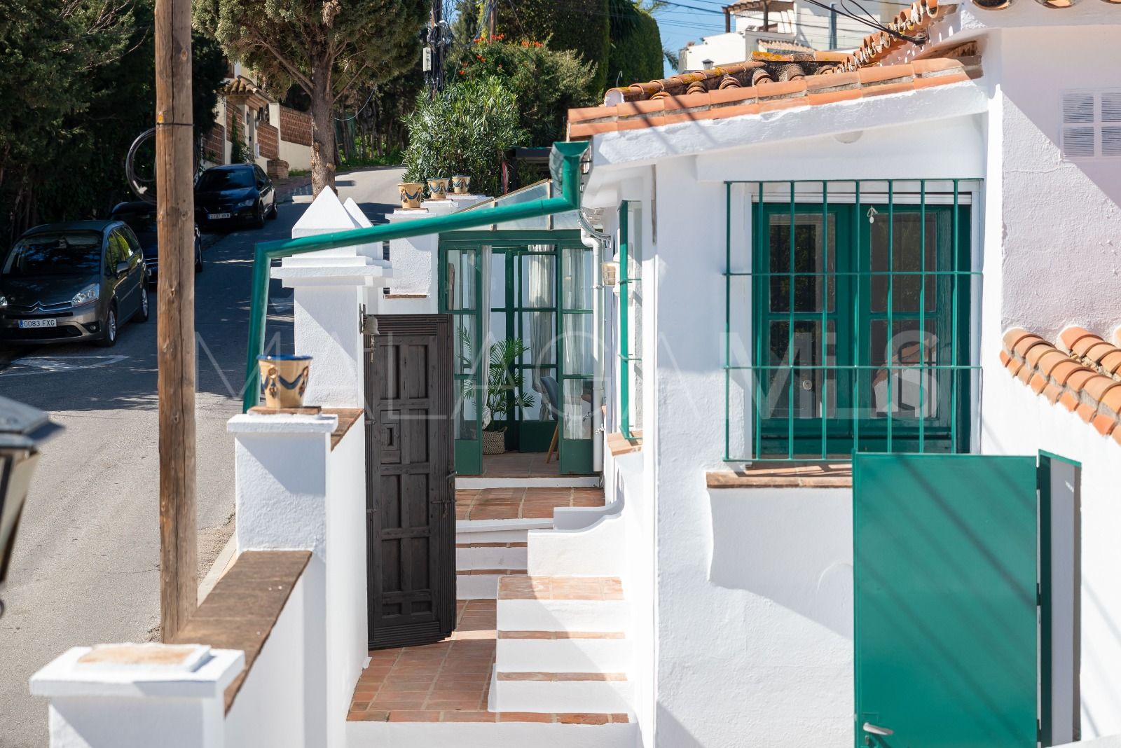 Villa for sale in Nueva Andalucia