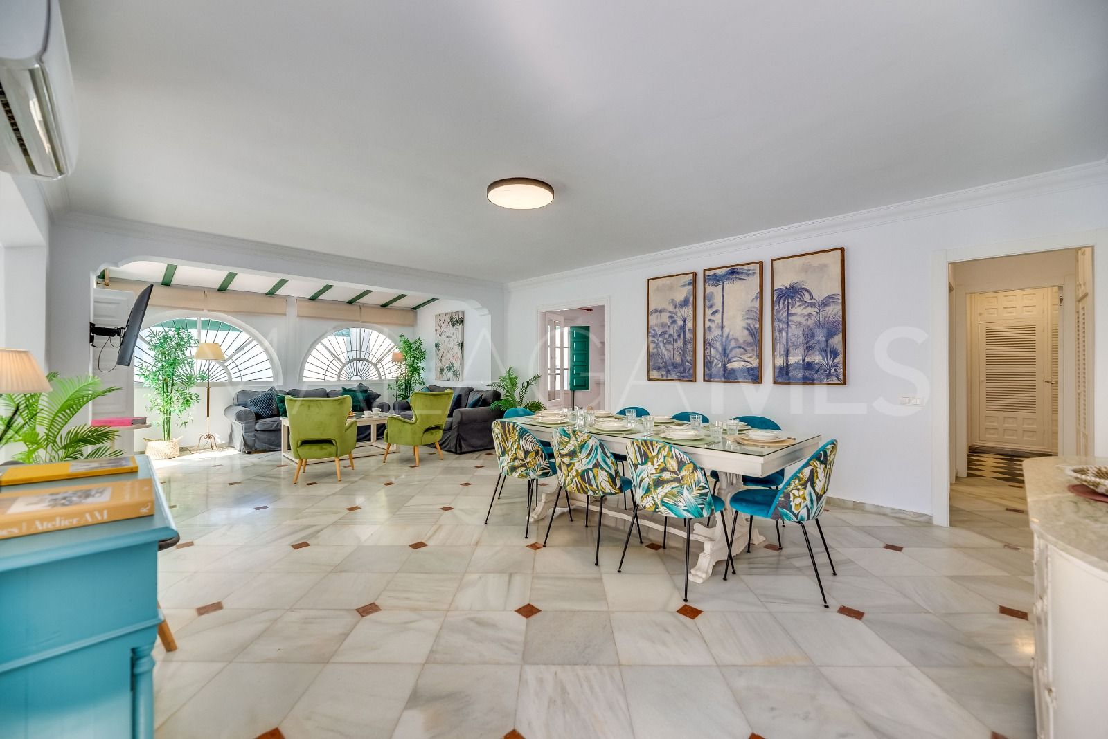 Villa for sale in Nueva Andalucia