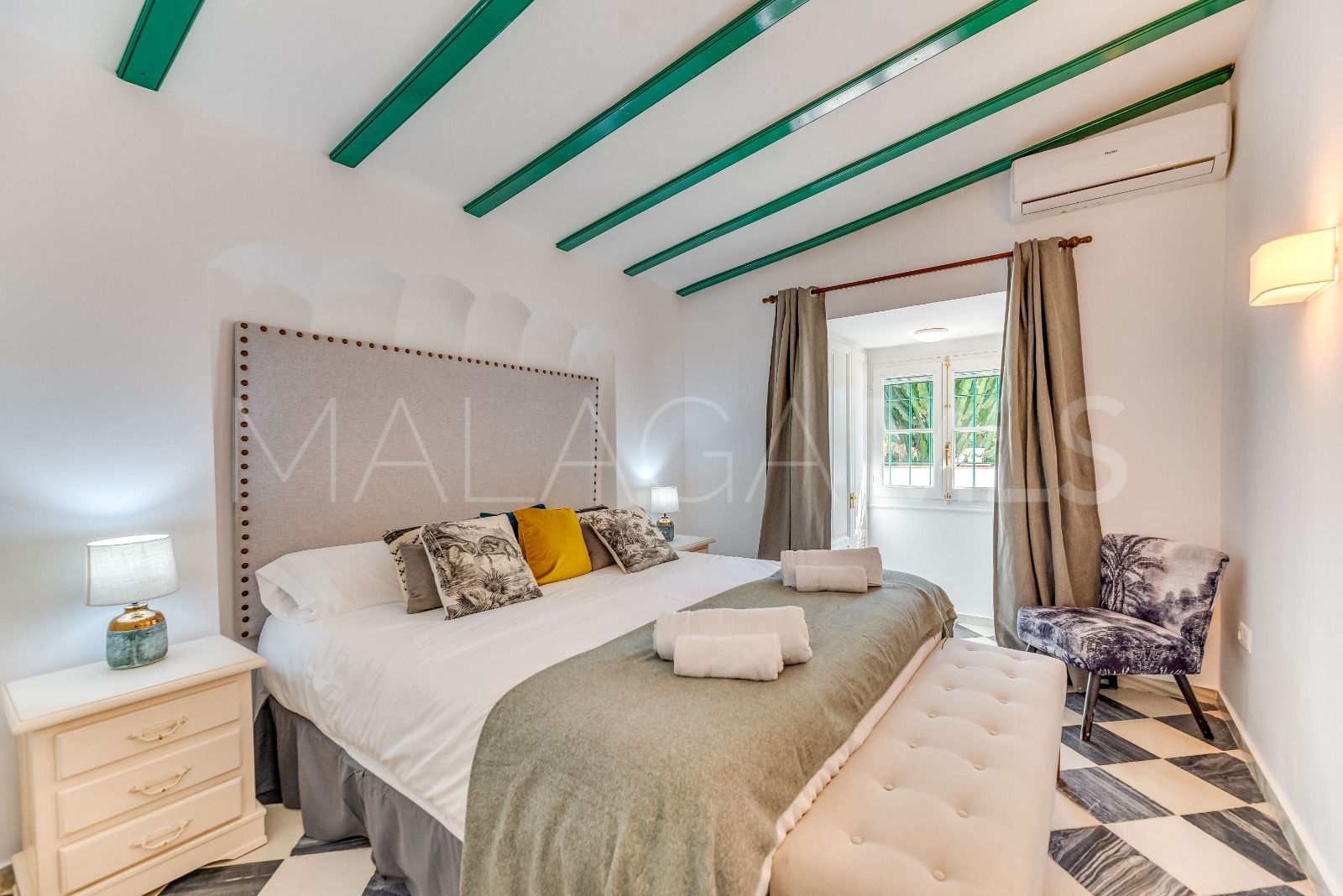 Villa for sale in Nueva Andalucia