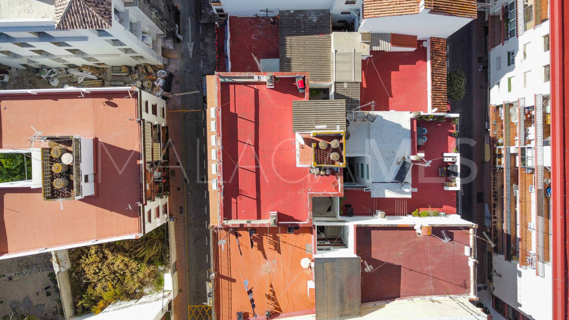 Gebäude for sale in Estepona Stadt