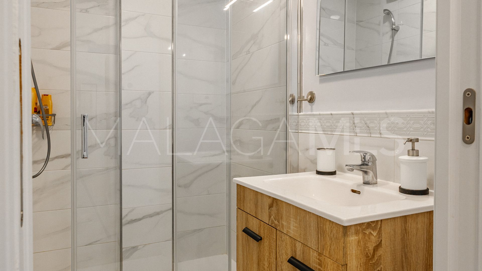 Gebäude for sale in Estepona Stadt