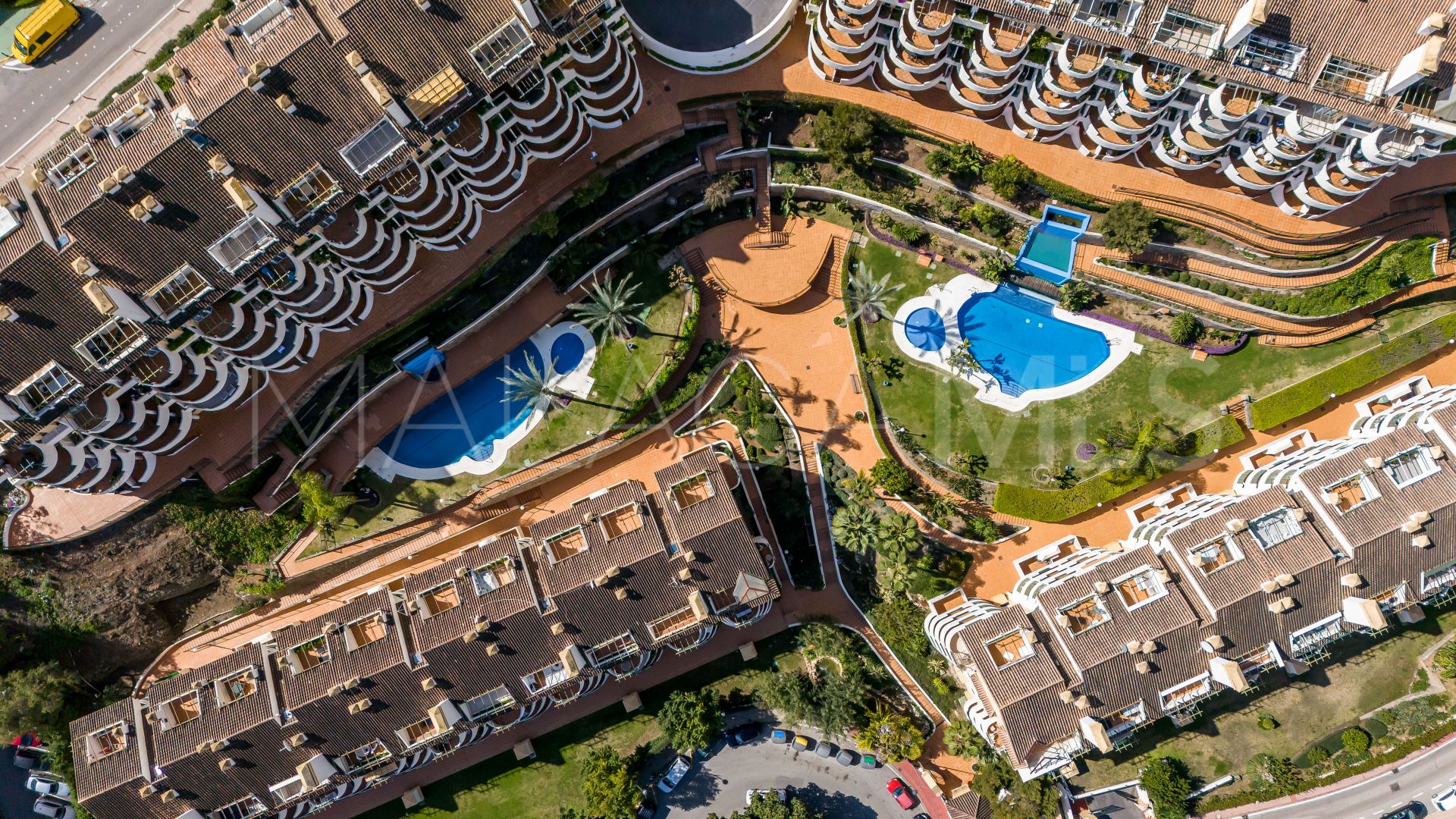 Duplex rez de chaussée for sale in Señorio de Aloha