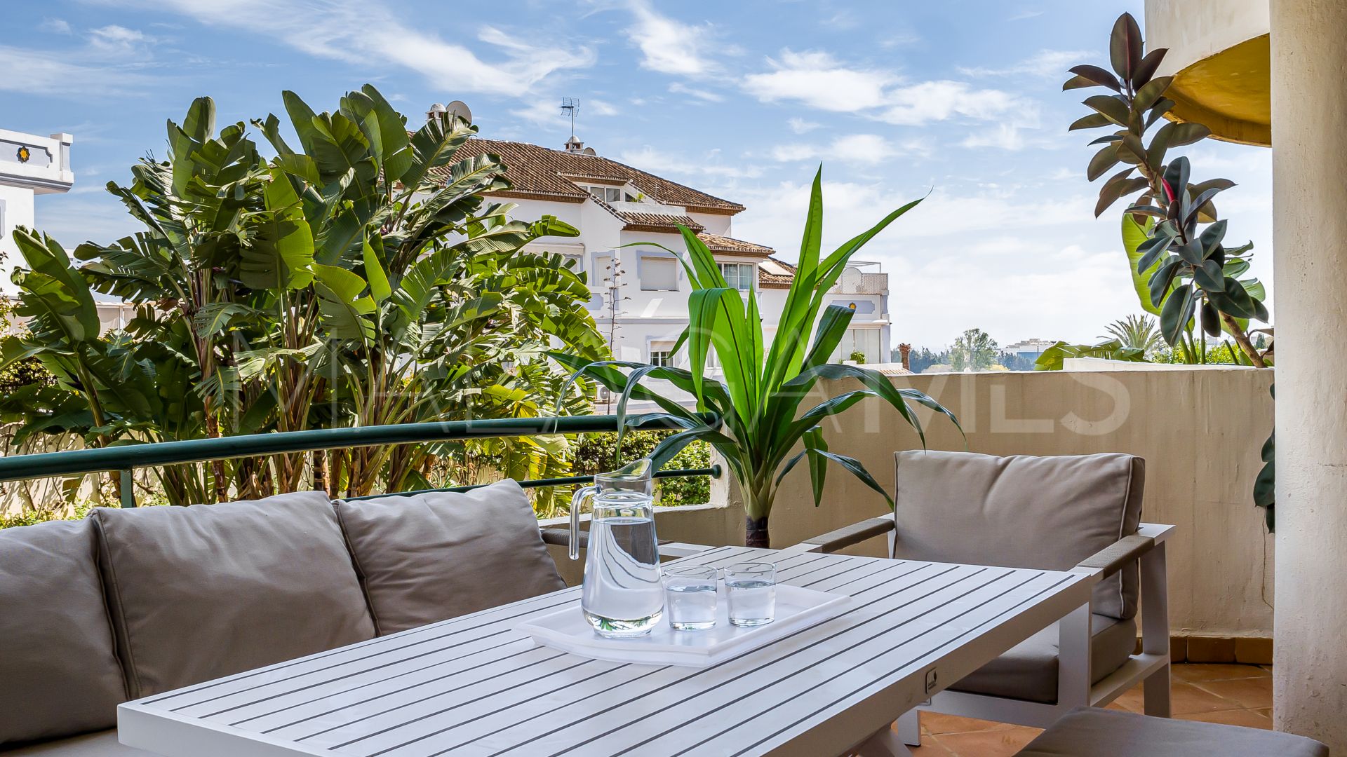 Ground floor duplex for sale in Señorio de Aloha