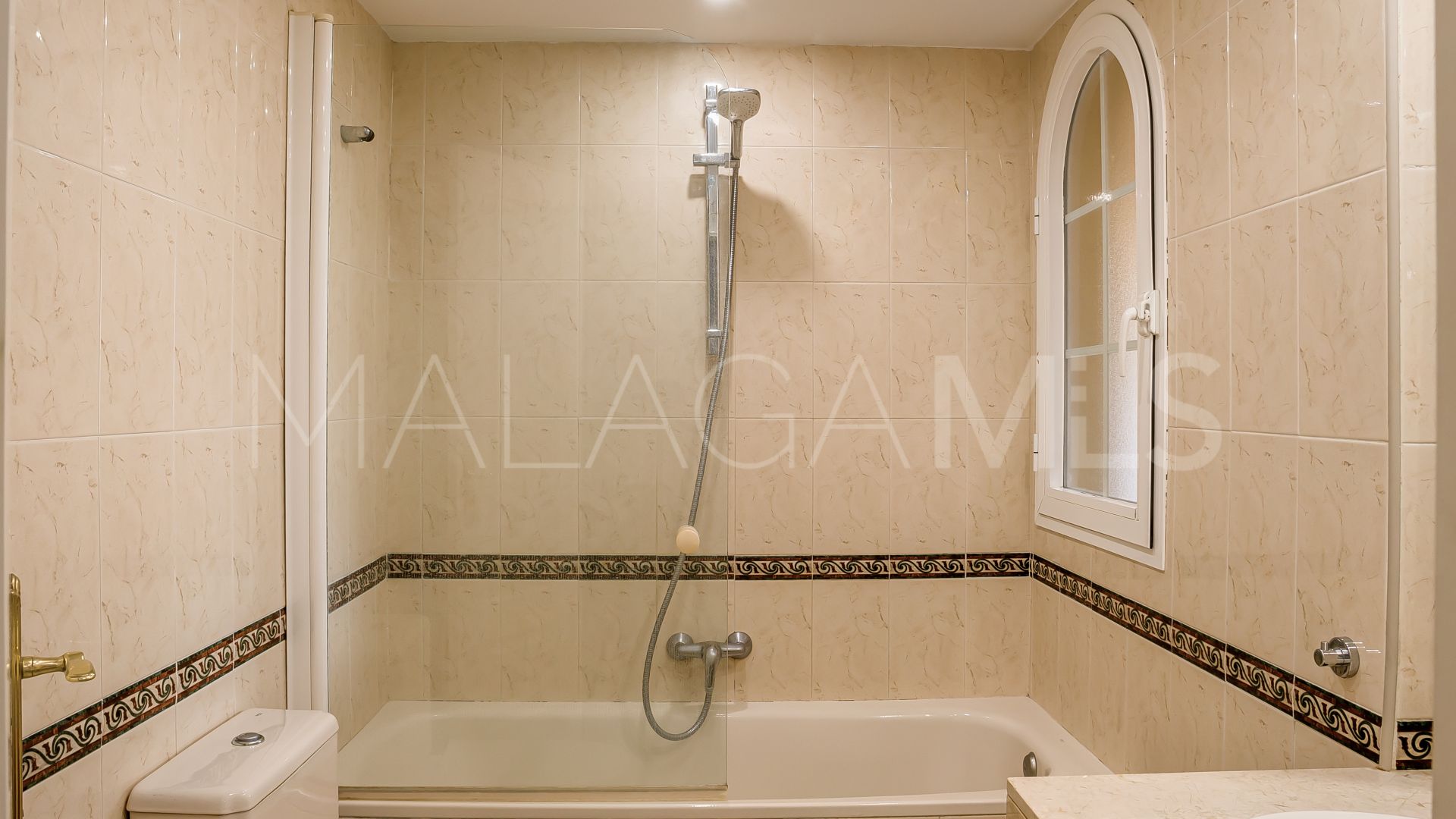 Ground floor duplex for sale in Señorio de Aloha