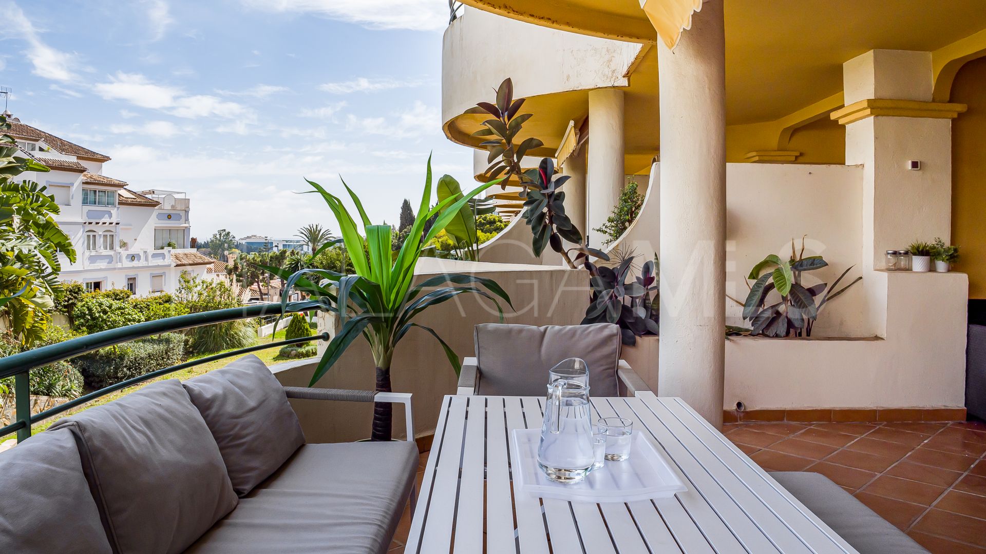 Ground floor duplex for sale in Señorio de Aloha