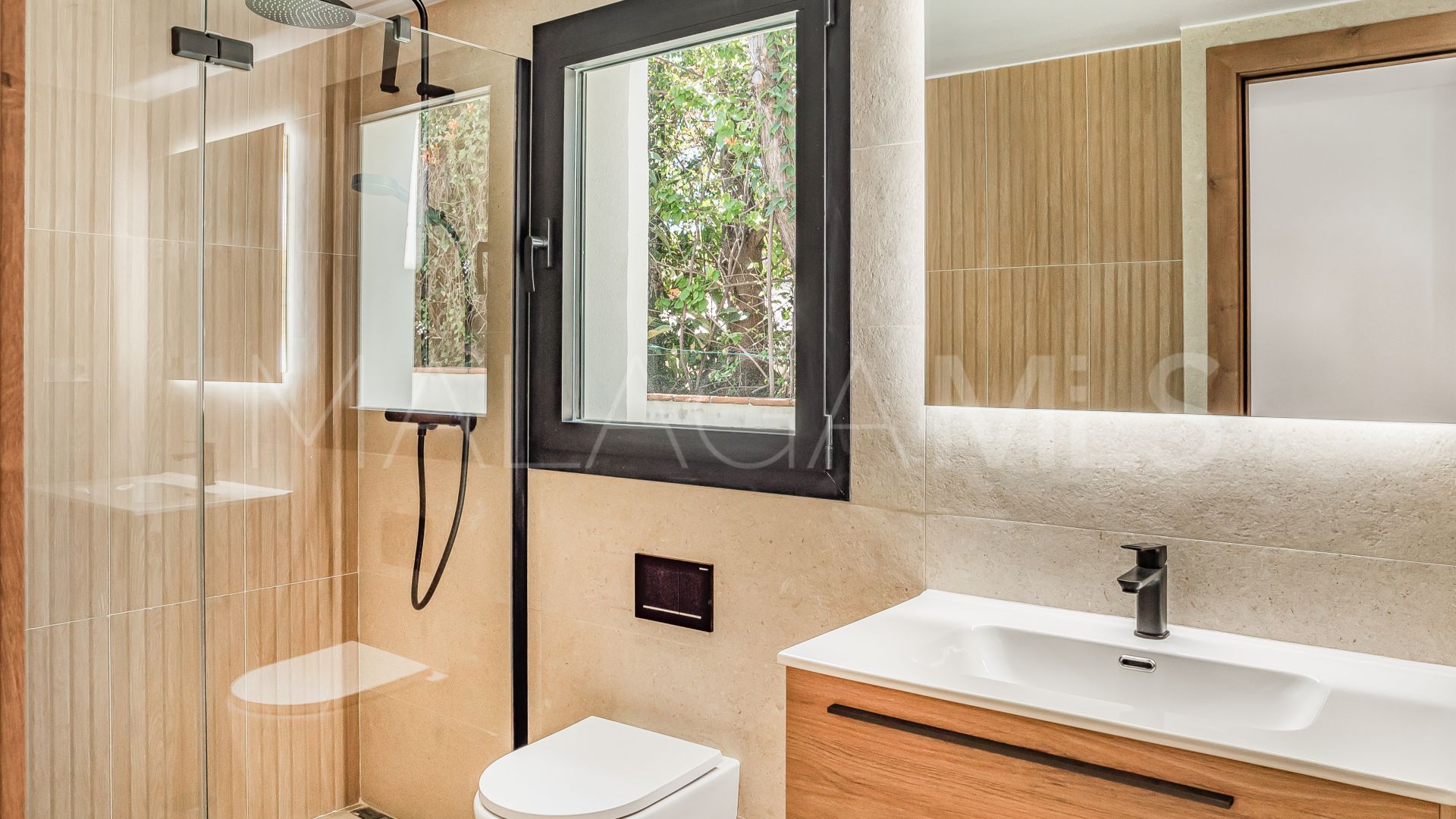 For sale 4 bedrooms villa in Nueva Andalucia