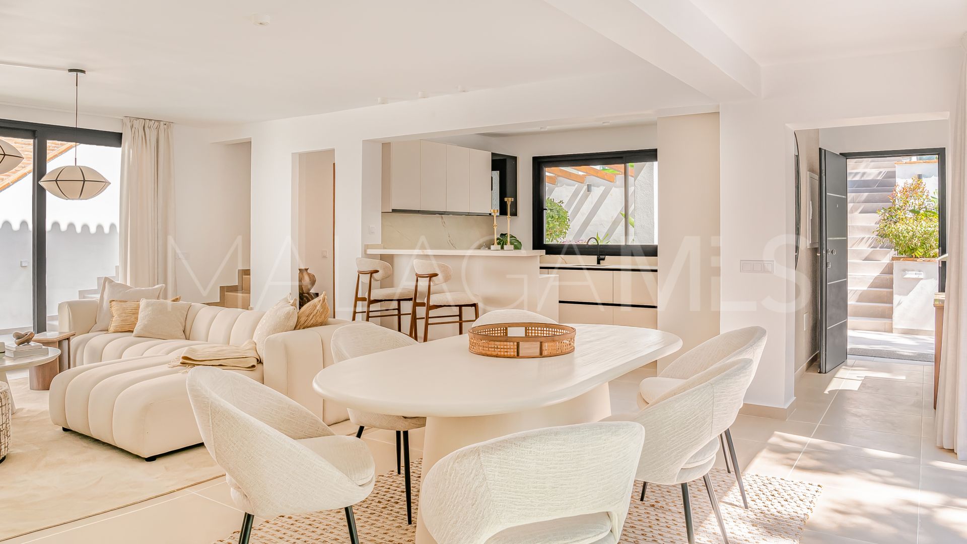 For sale 4 bedrooms villa in Nueva Andalucia