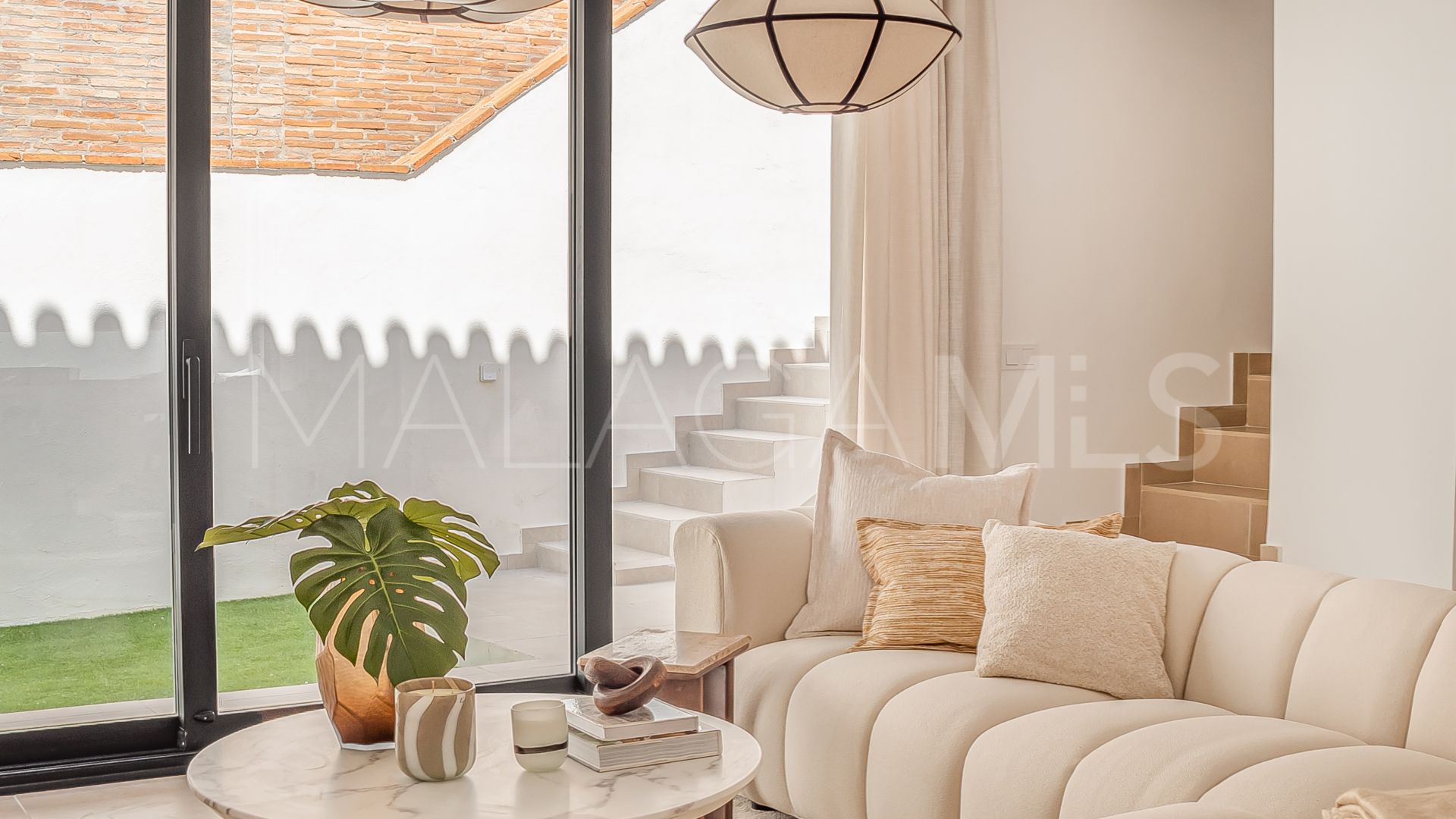 For sale 4 bedrooms villa in Nueva Andalucia