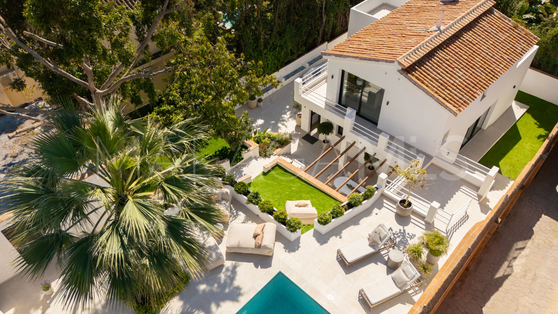 For sale 4 bedrooms villa in Nueva Andalucia