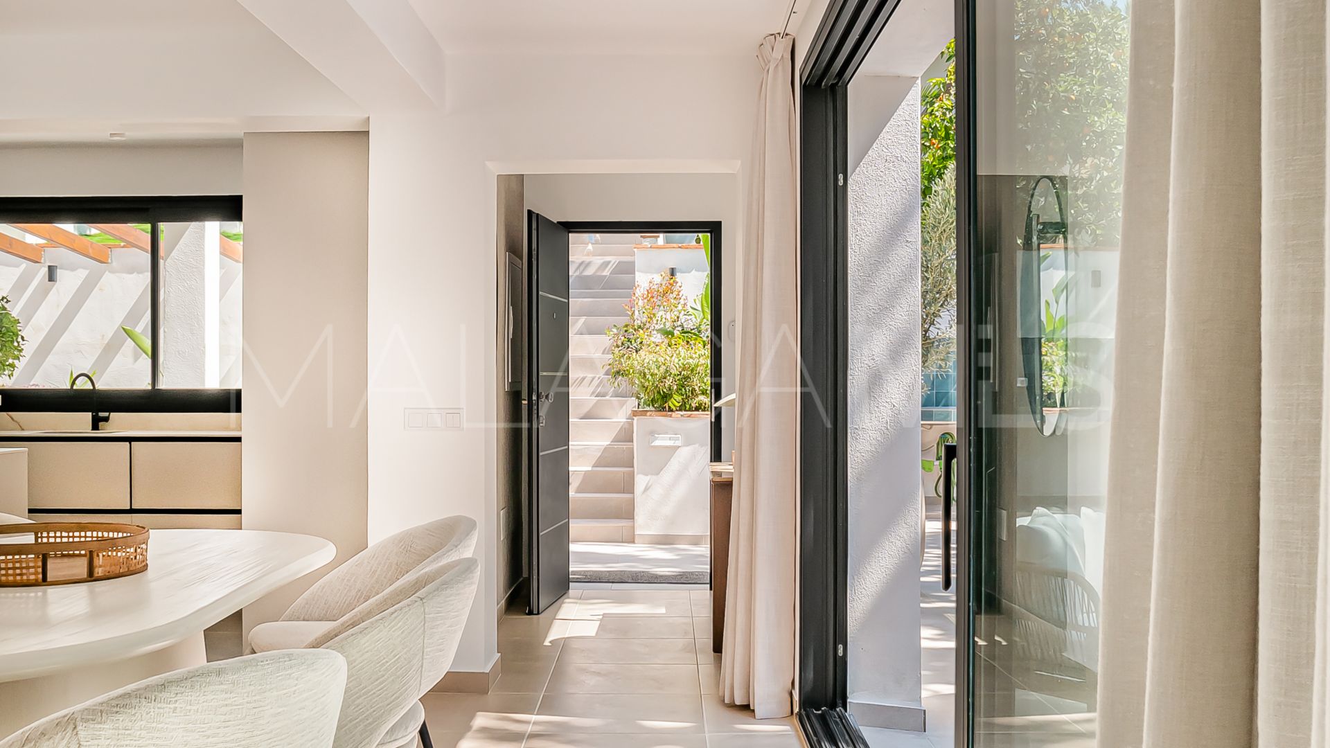 For sale 4 bedrooms villa in Nueva Andalucia