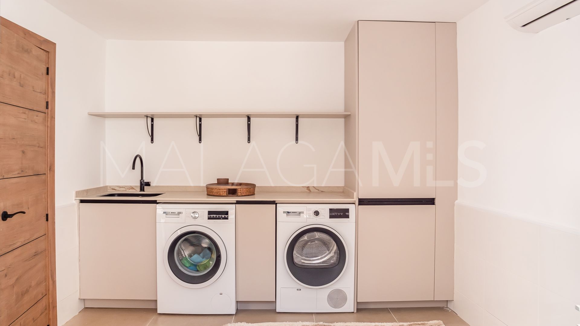 For sale 4 bedrooms villa in Nueva Andalucia