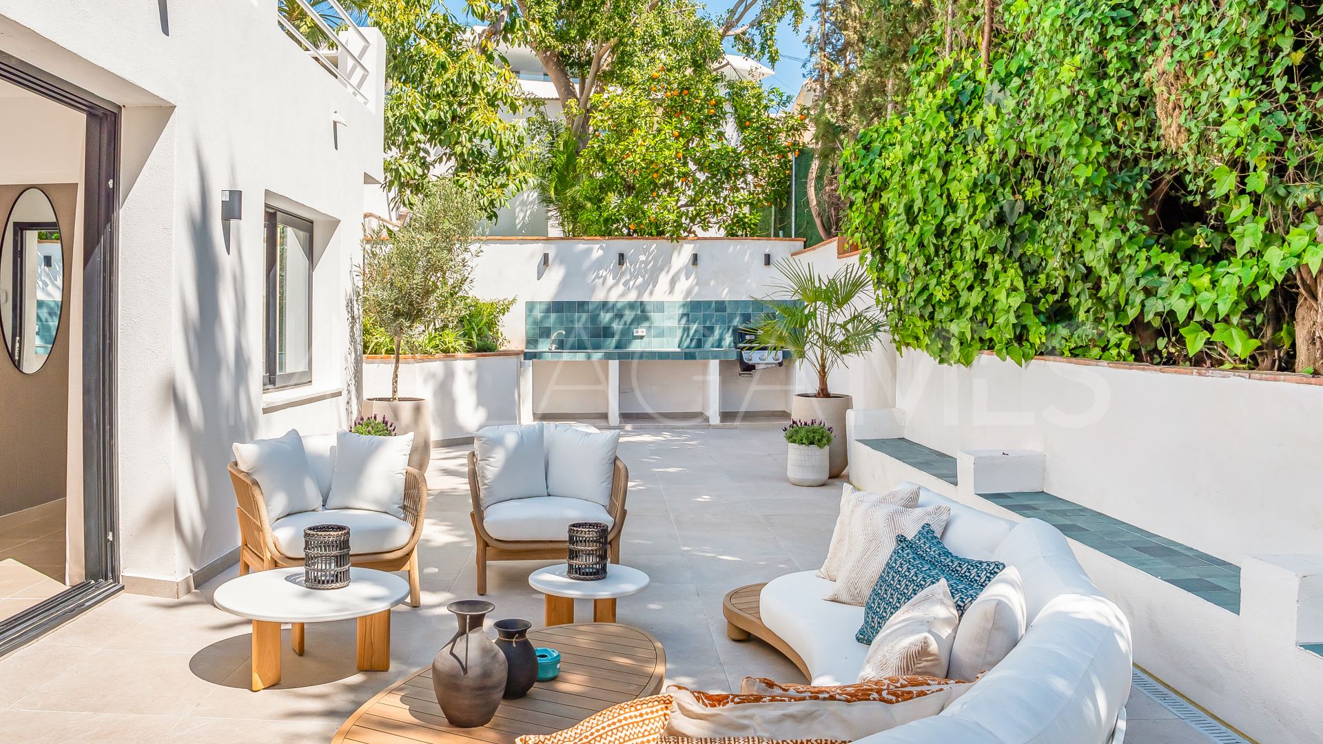 For sale 4 bedrooms villa in Nueva Andalucia