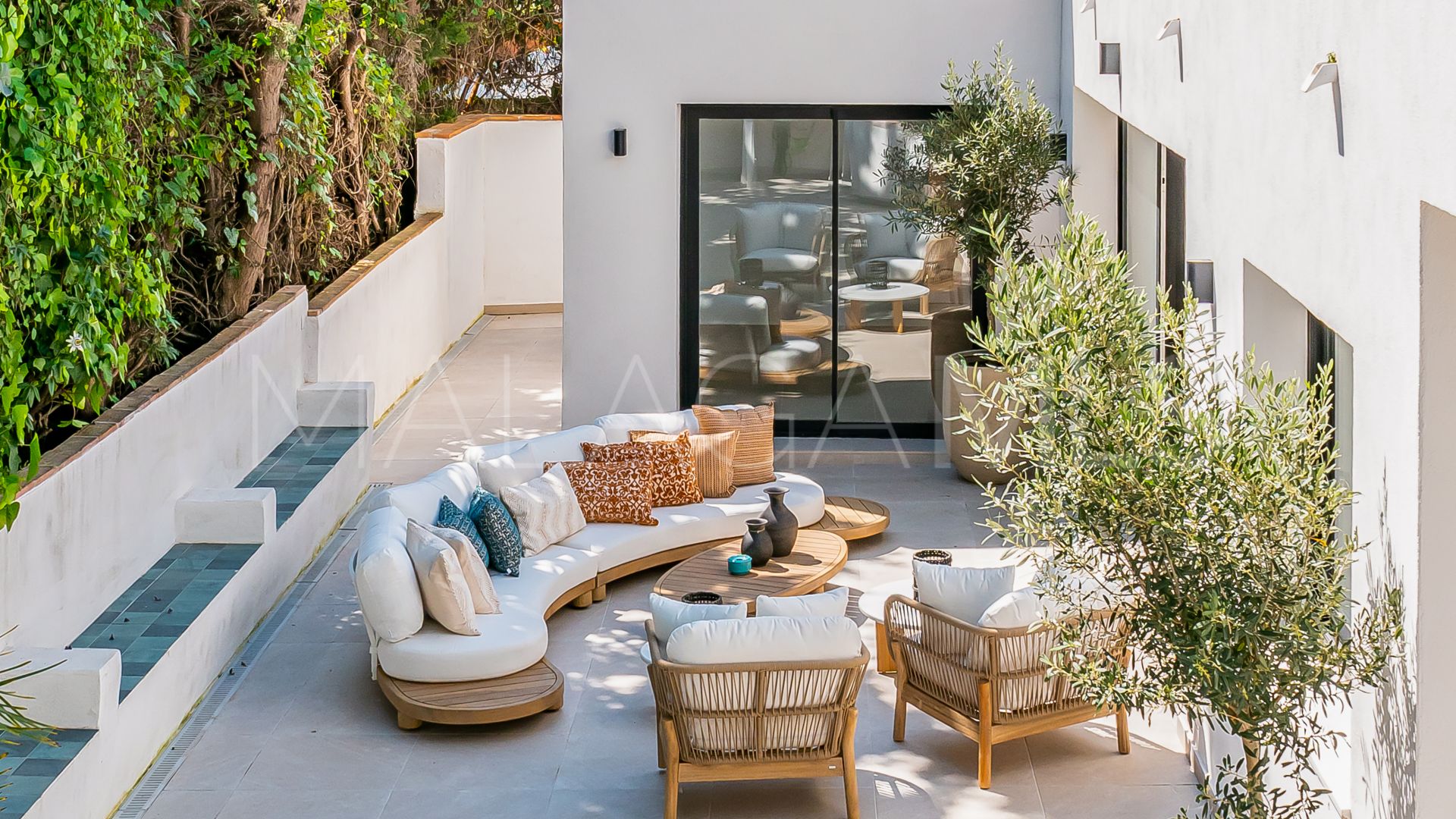 For sale 4 bedrooms villa in Nueva Andalucia