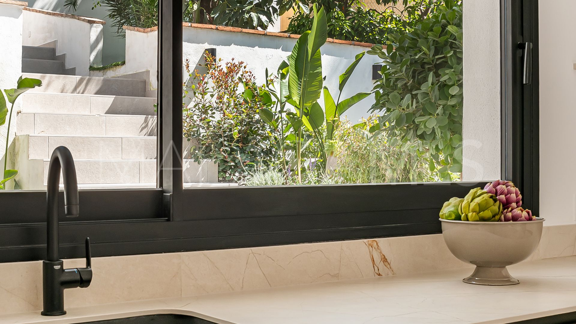 For sale 4 bedrooms villa in Nueva Andalucia