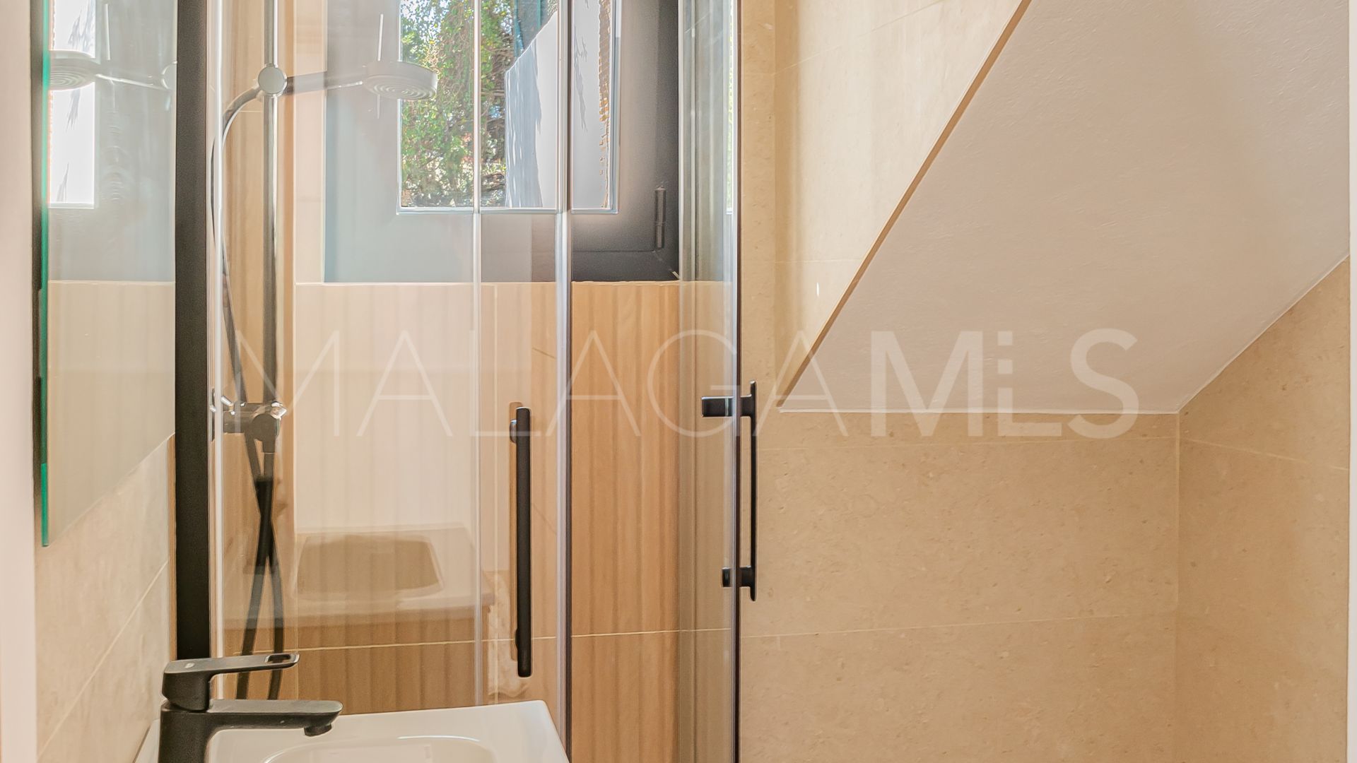 For sale 4 bedrooms villa in Nueva Andalucia