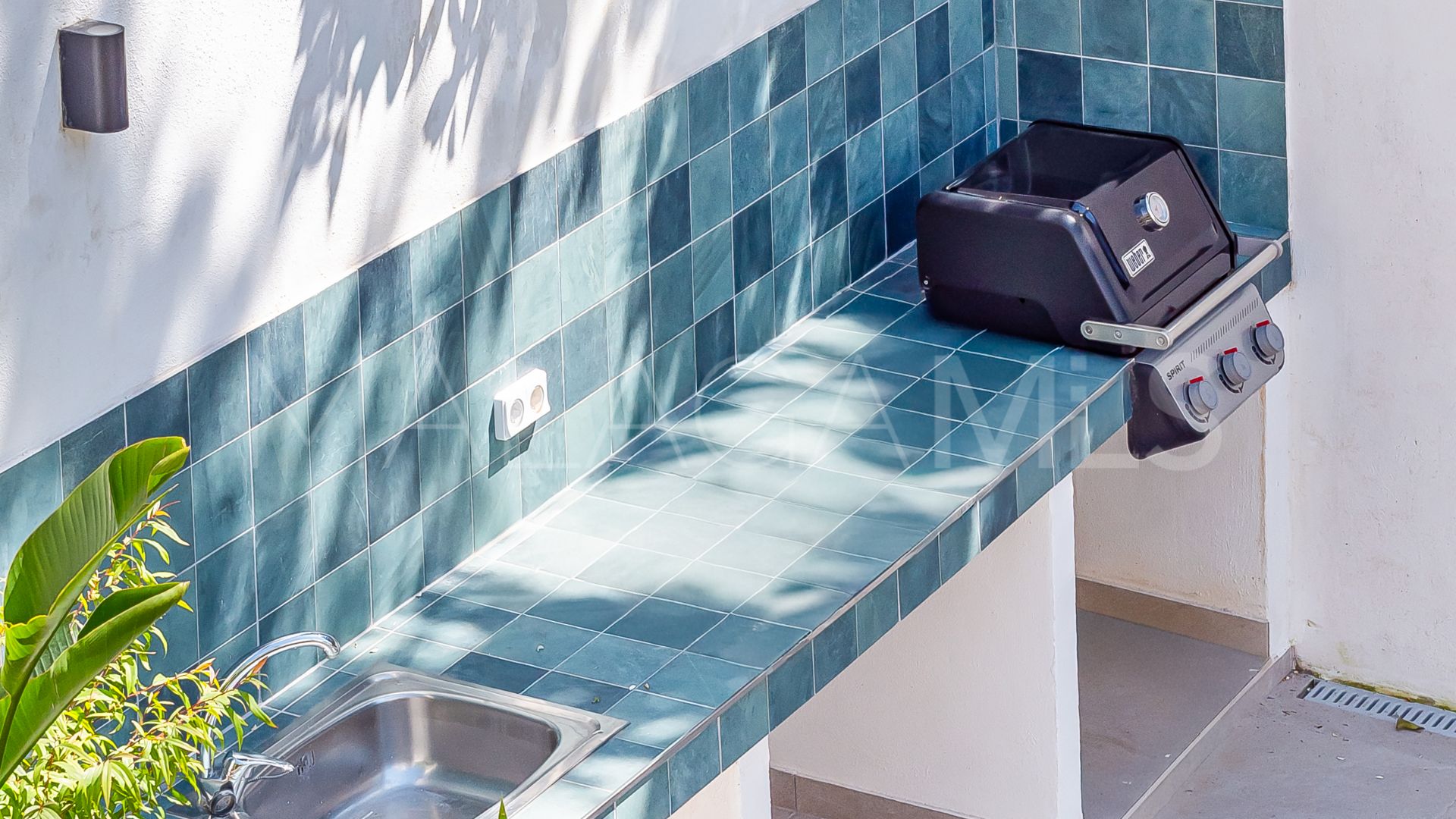 For sale 4 bedrooms villa in Nueva Andalucia