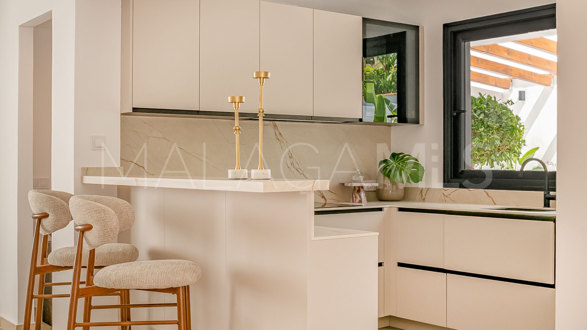 For sale 4 bedrooms villa in Nueva Andalucia