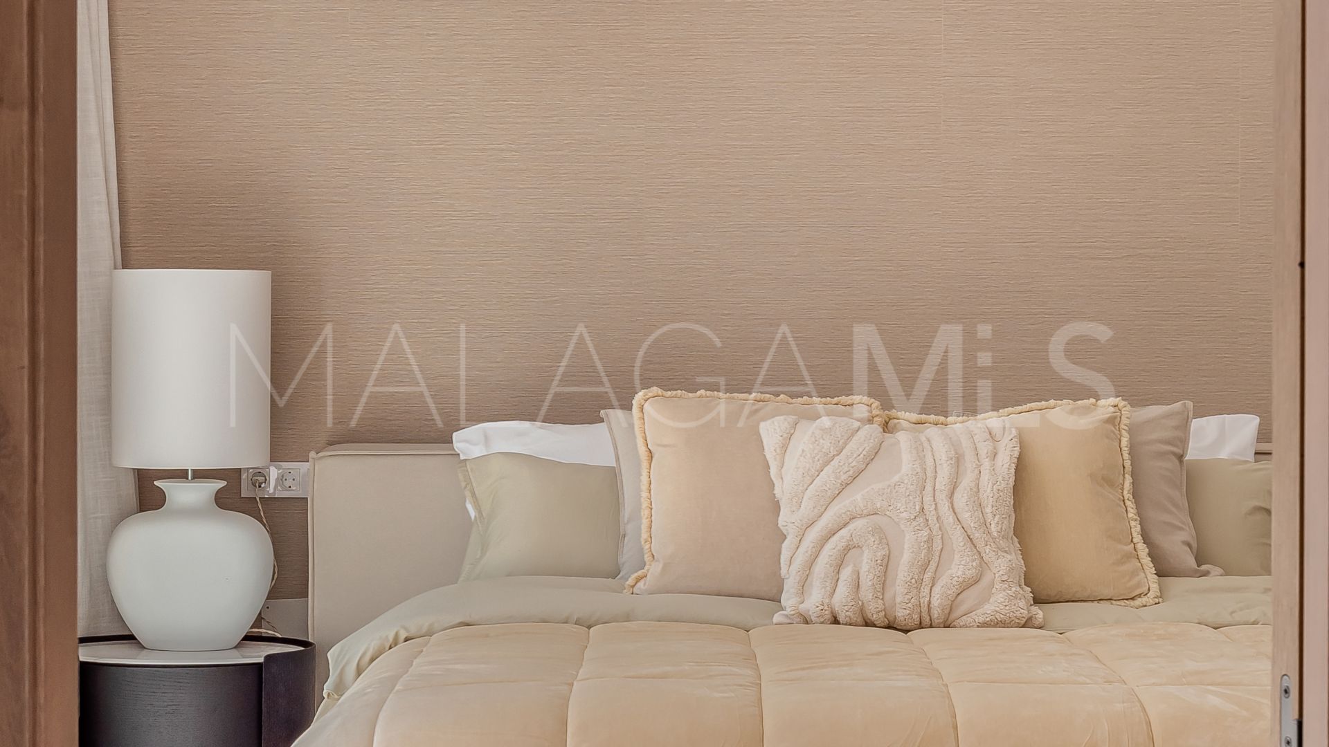 For sale 4 bedrooms villa in Nueva Andalucia