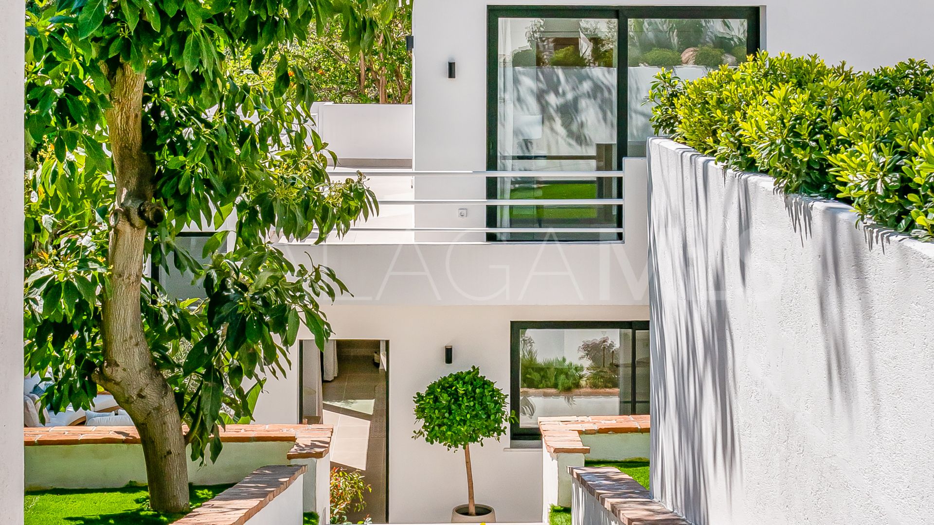 For sale 4 bedrooms villa in Nueva Andalucia