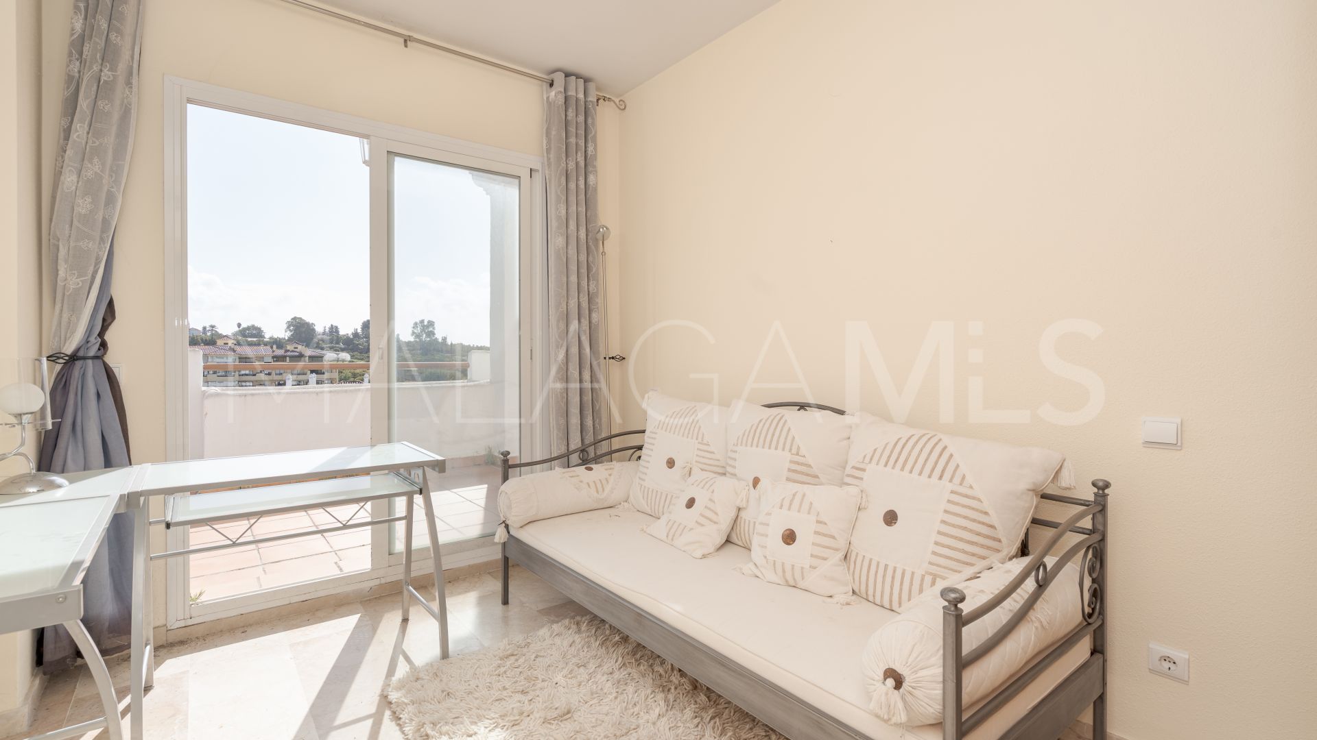 Duplex penthouse for sale in Selwo