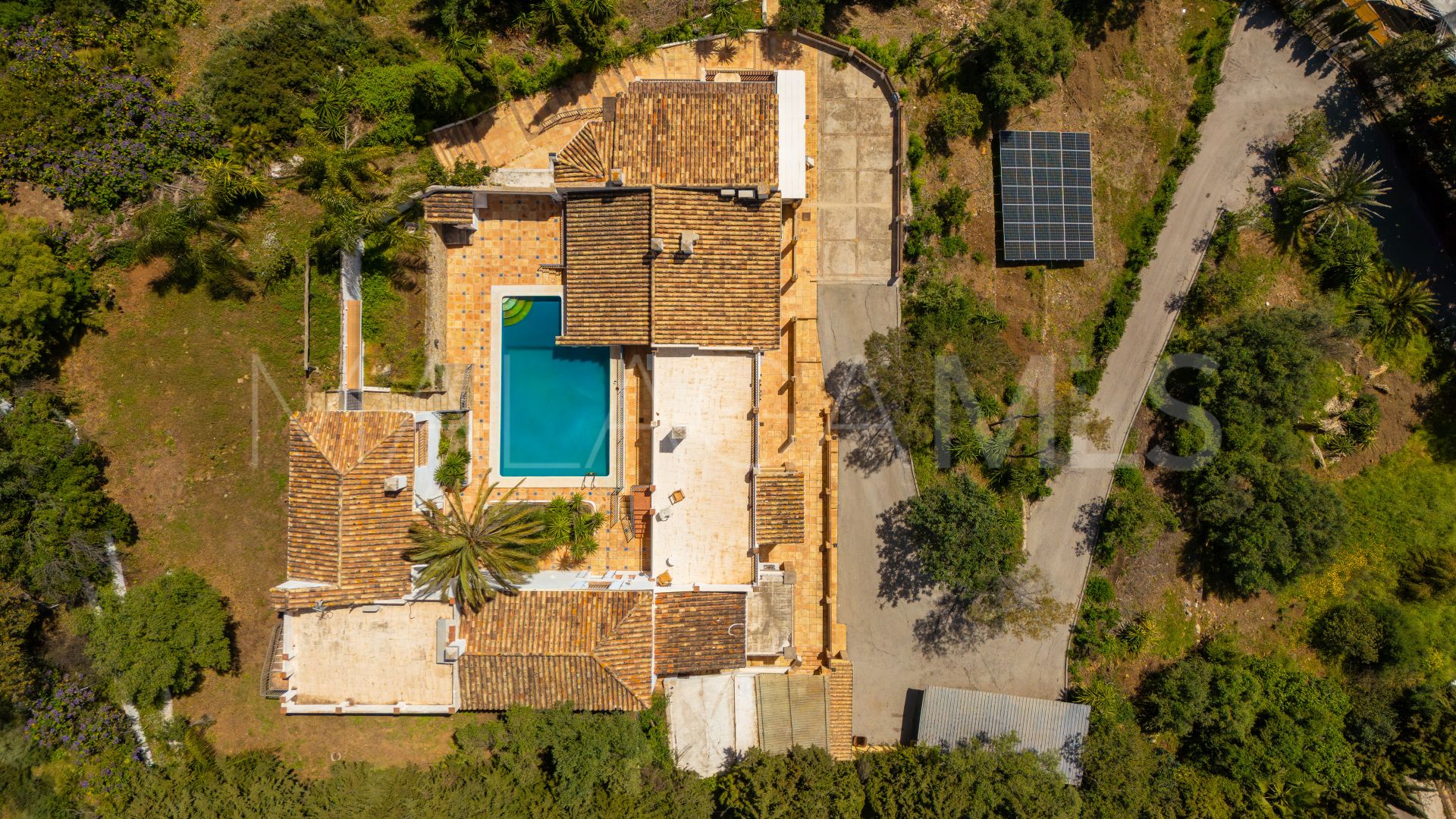 Villa for sale in Benahavis Centro
