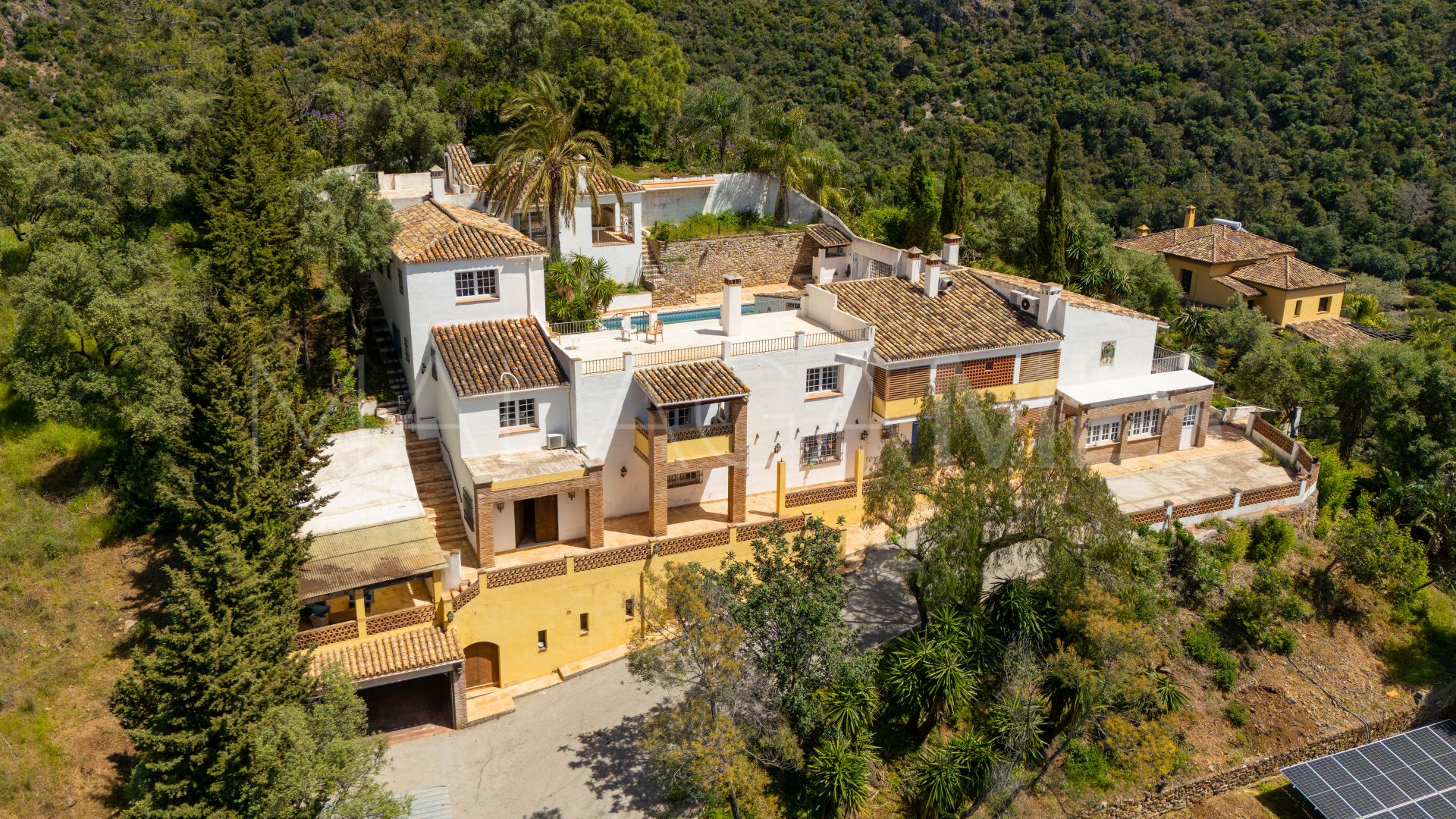 Villa for sale in Benahavis Centro