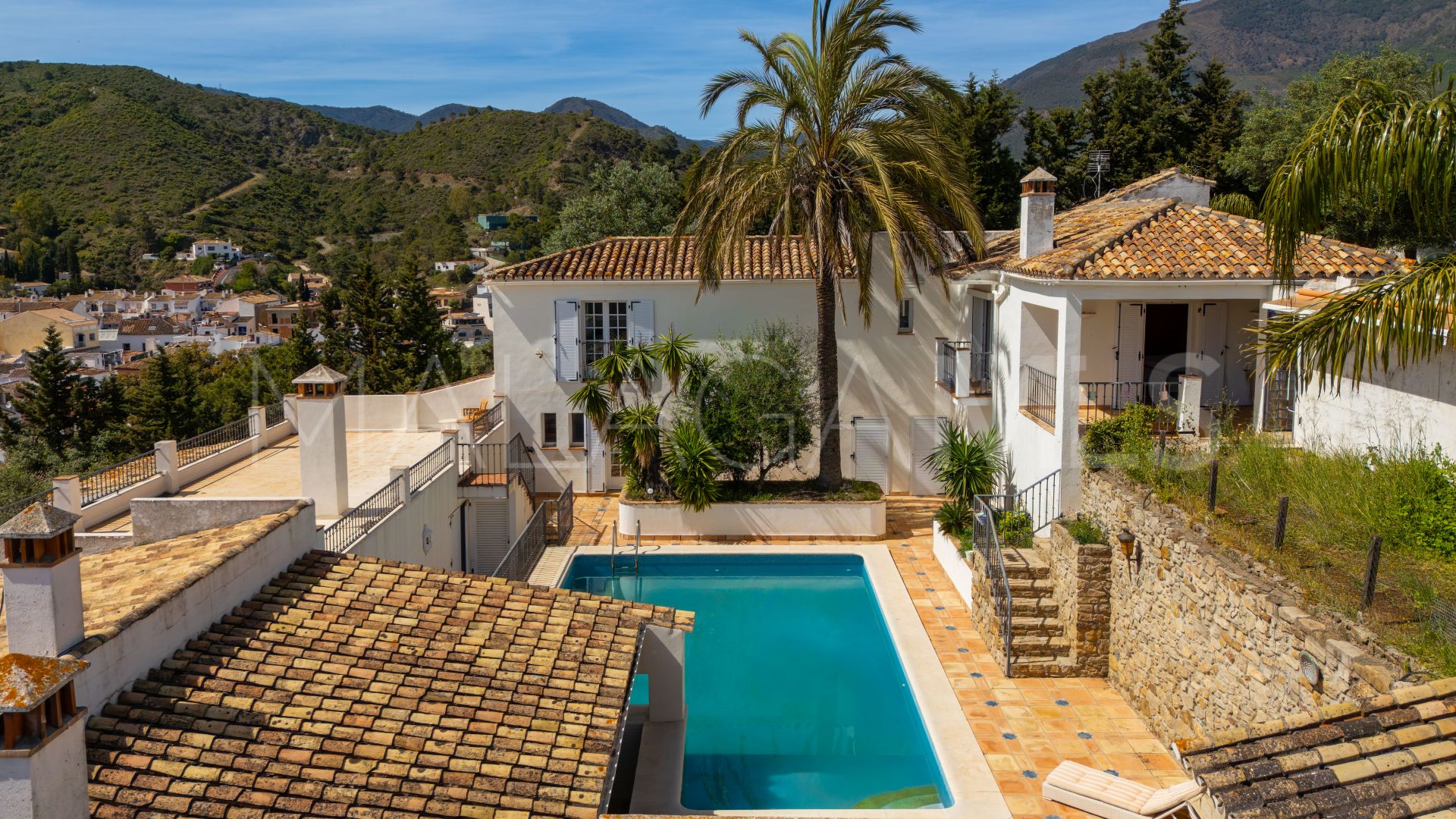 Villa for sale in Benahavis Centro