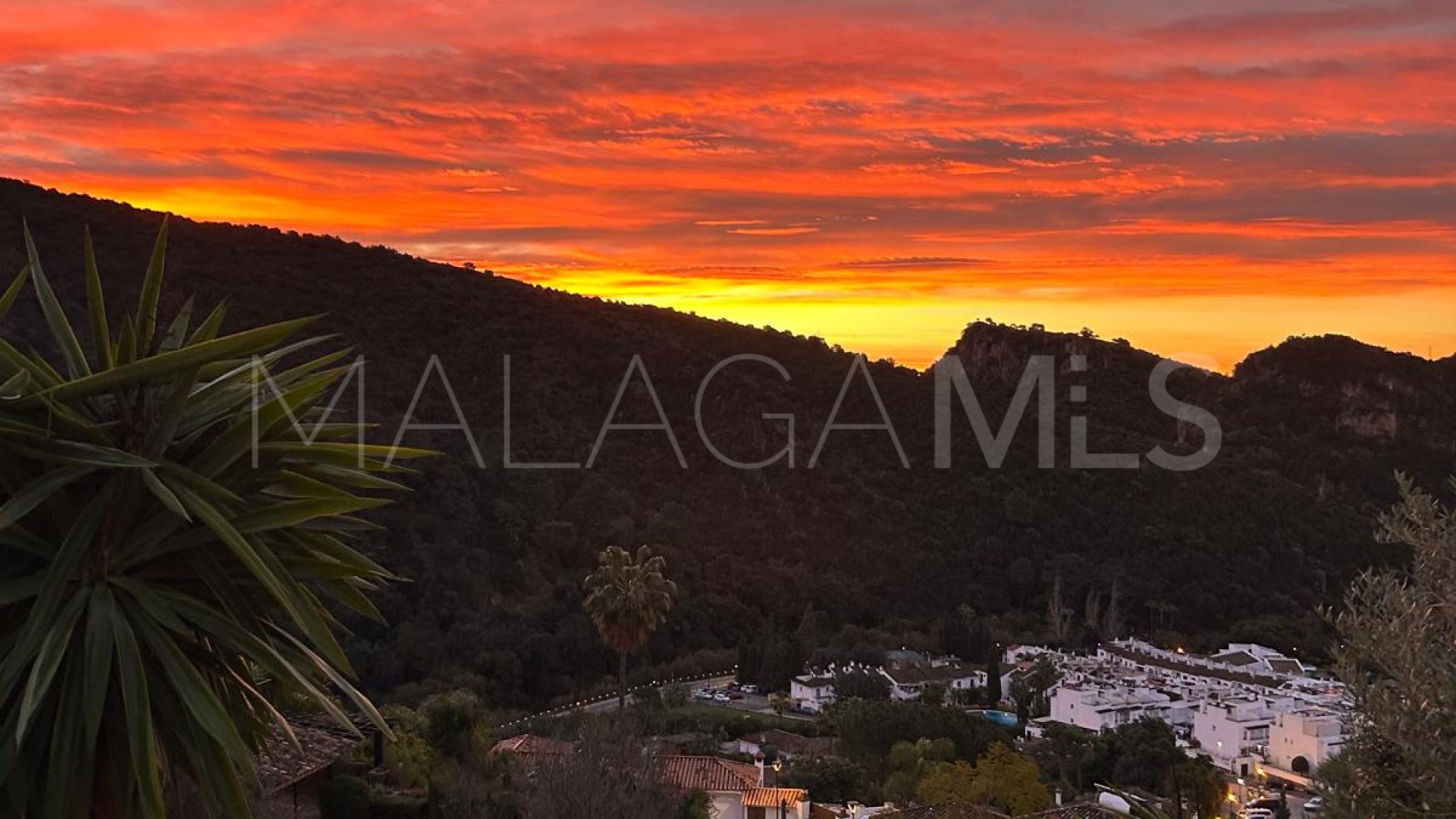 Villa for sale in Benahavis Centro