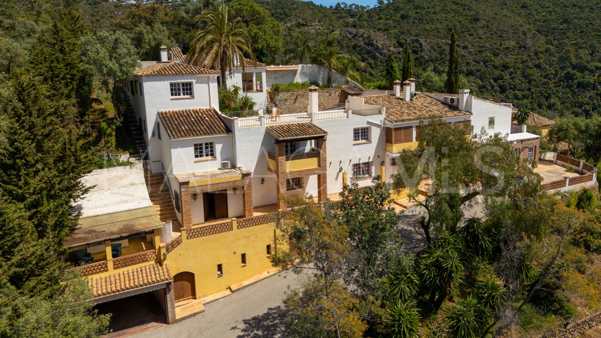 Villa for sale in Benahavis Centro