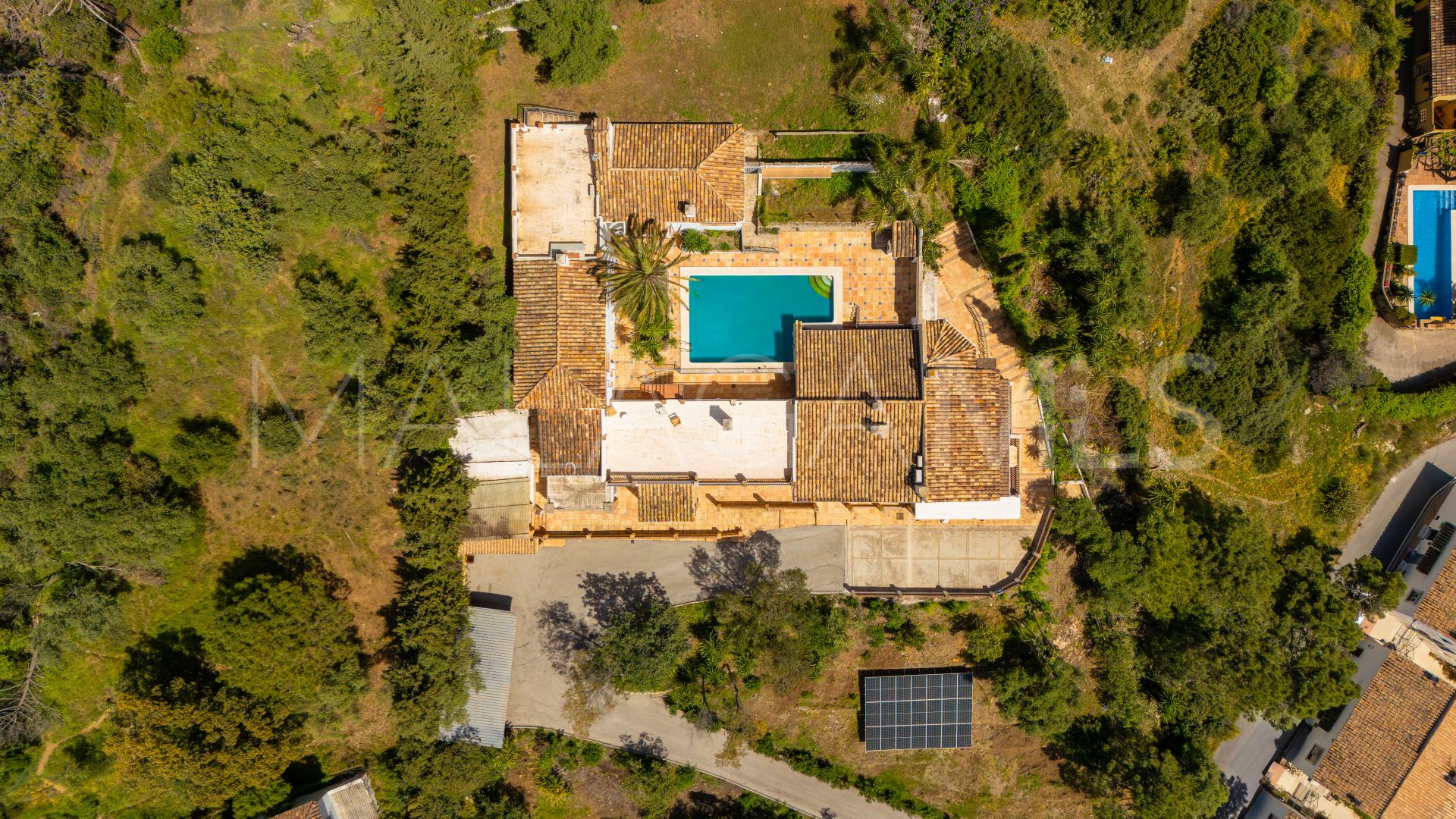 Villa for sale in Benahavis Centro