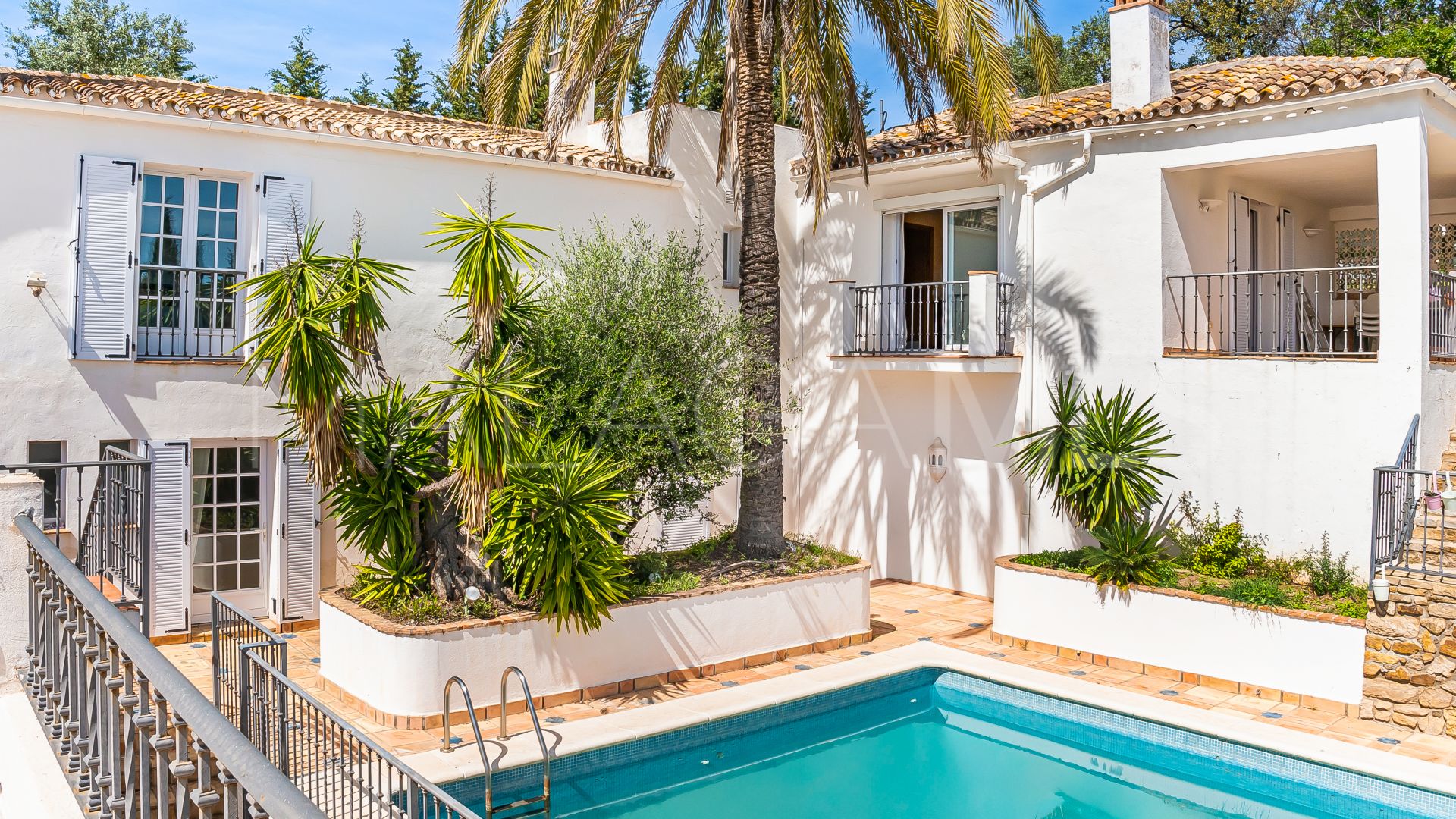 Villa for sale in Benahavis Centro