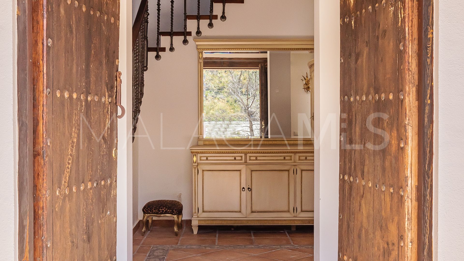 Villa for sale in Benahavis Centro