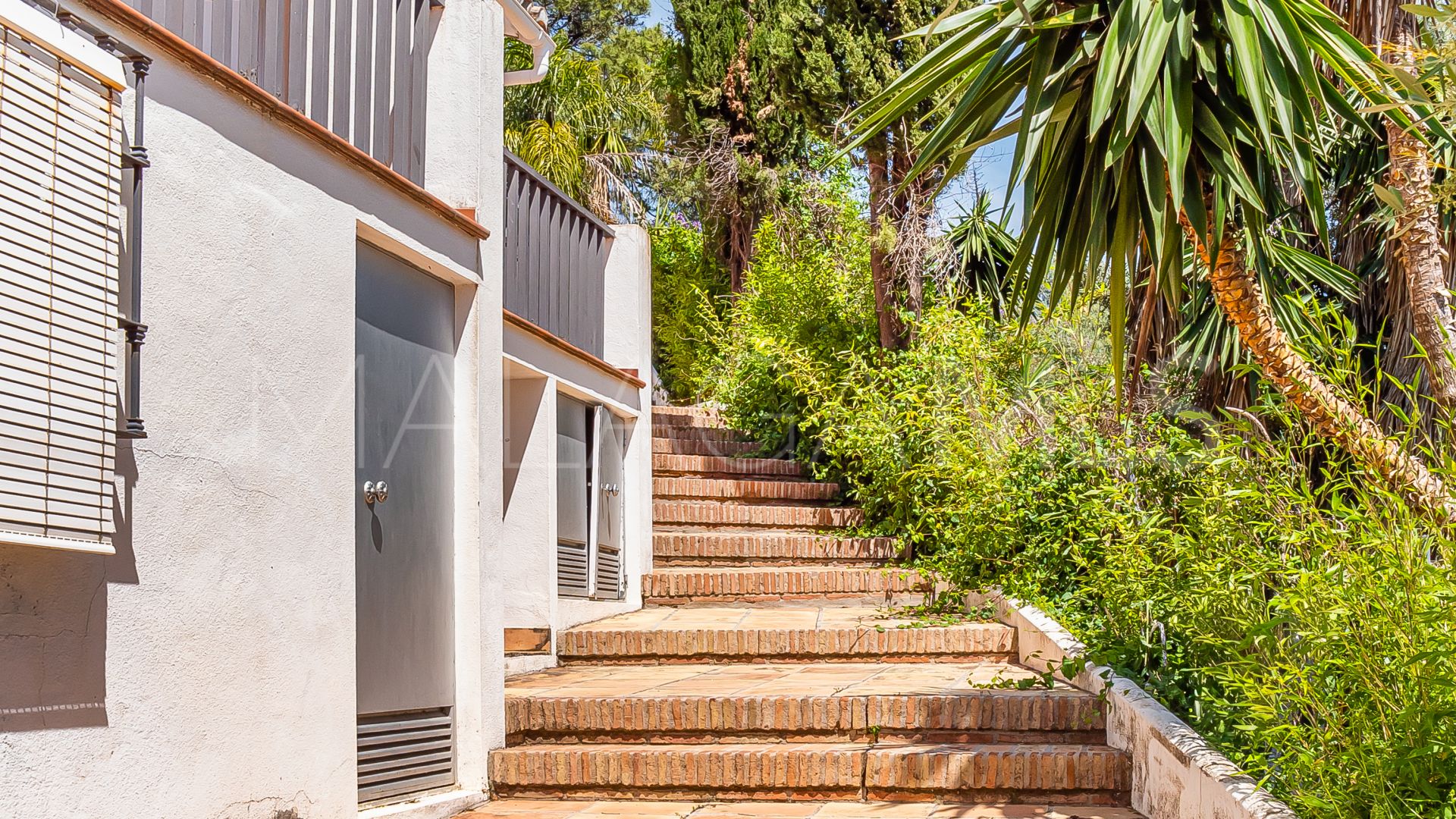 Villa for sale in Benahavis Centro