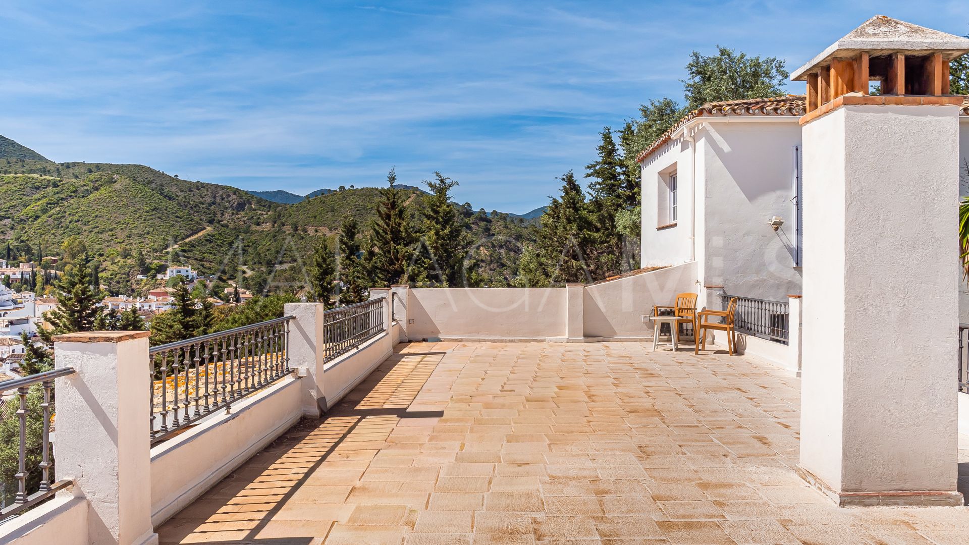 Villa for sale in Benahavis Centro